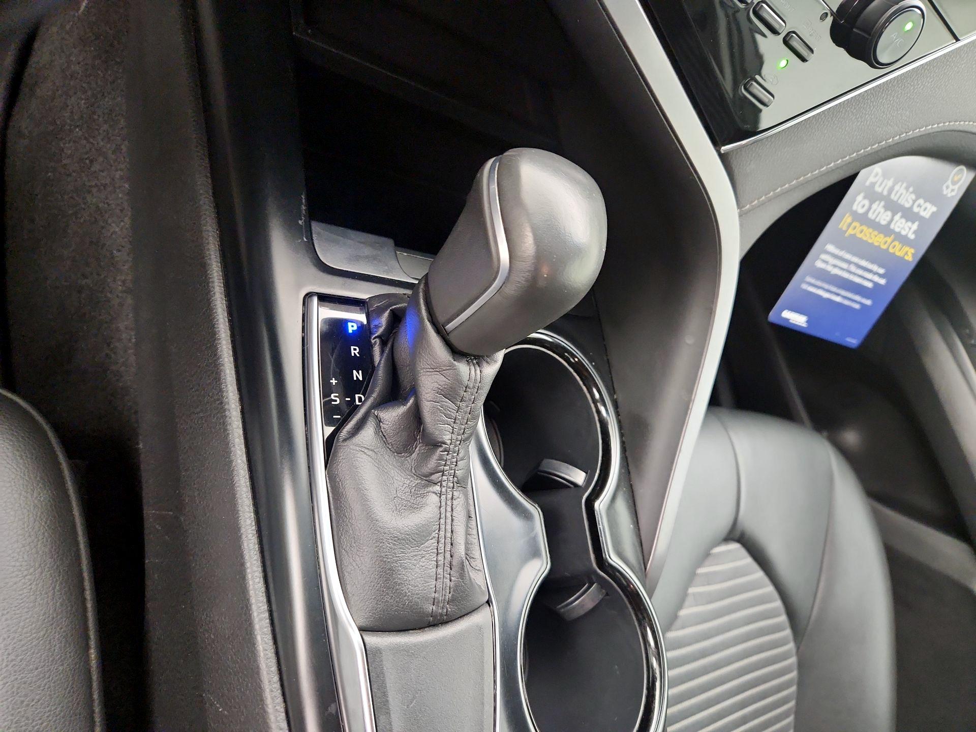 Thumbnail: 2018 Toyota Camry - 17