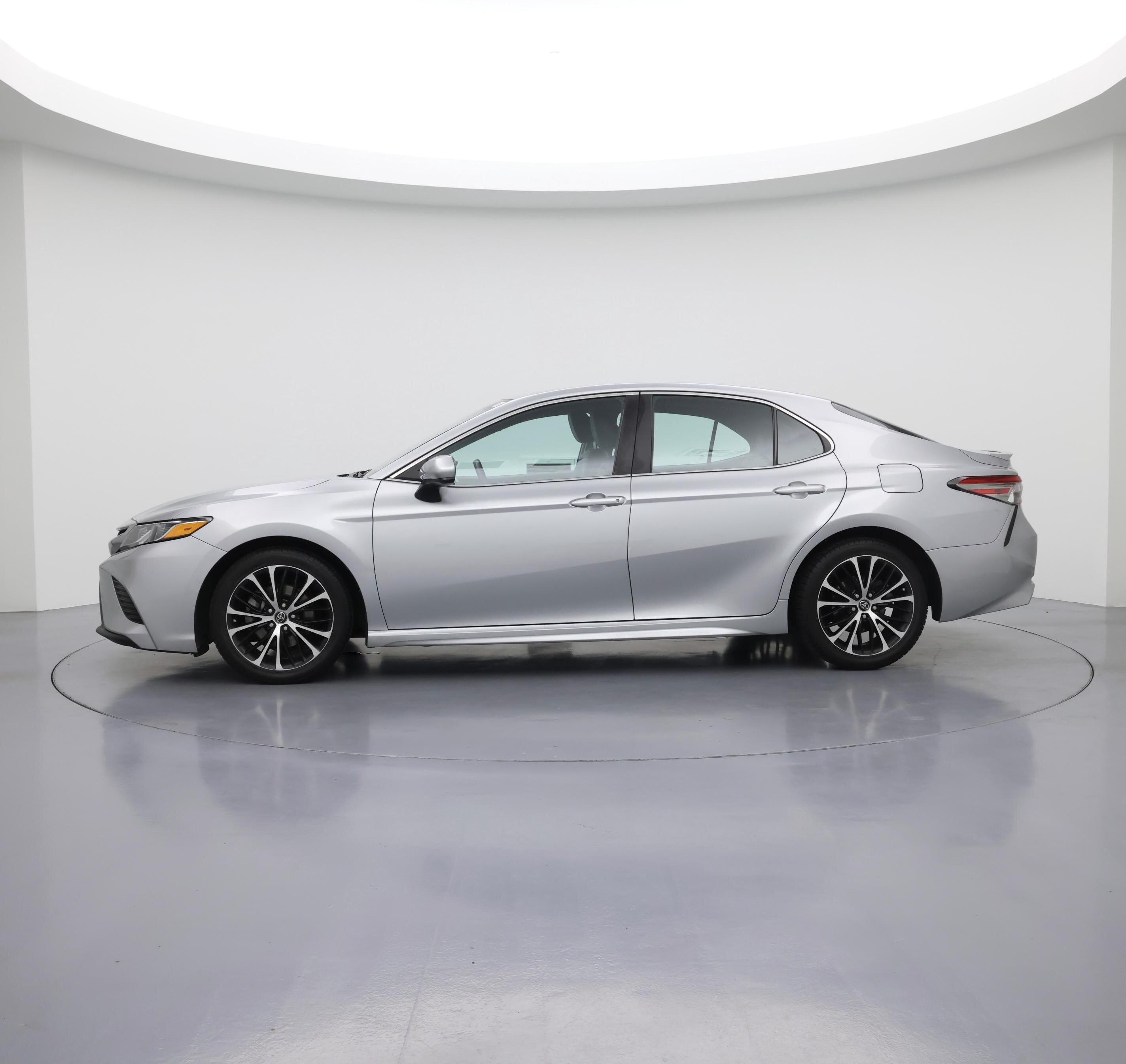Thumbnail: 2018 Toyota Camry - 3