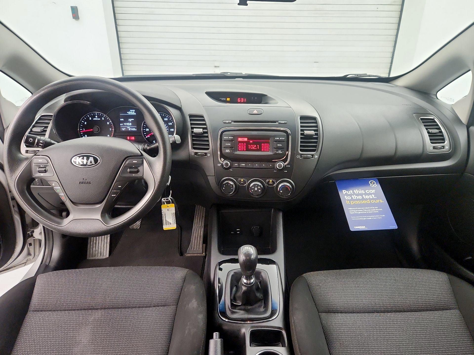 Thumbnail: 2017 Kia Forte - 9