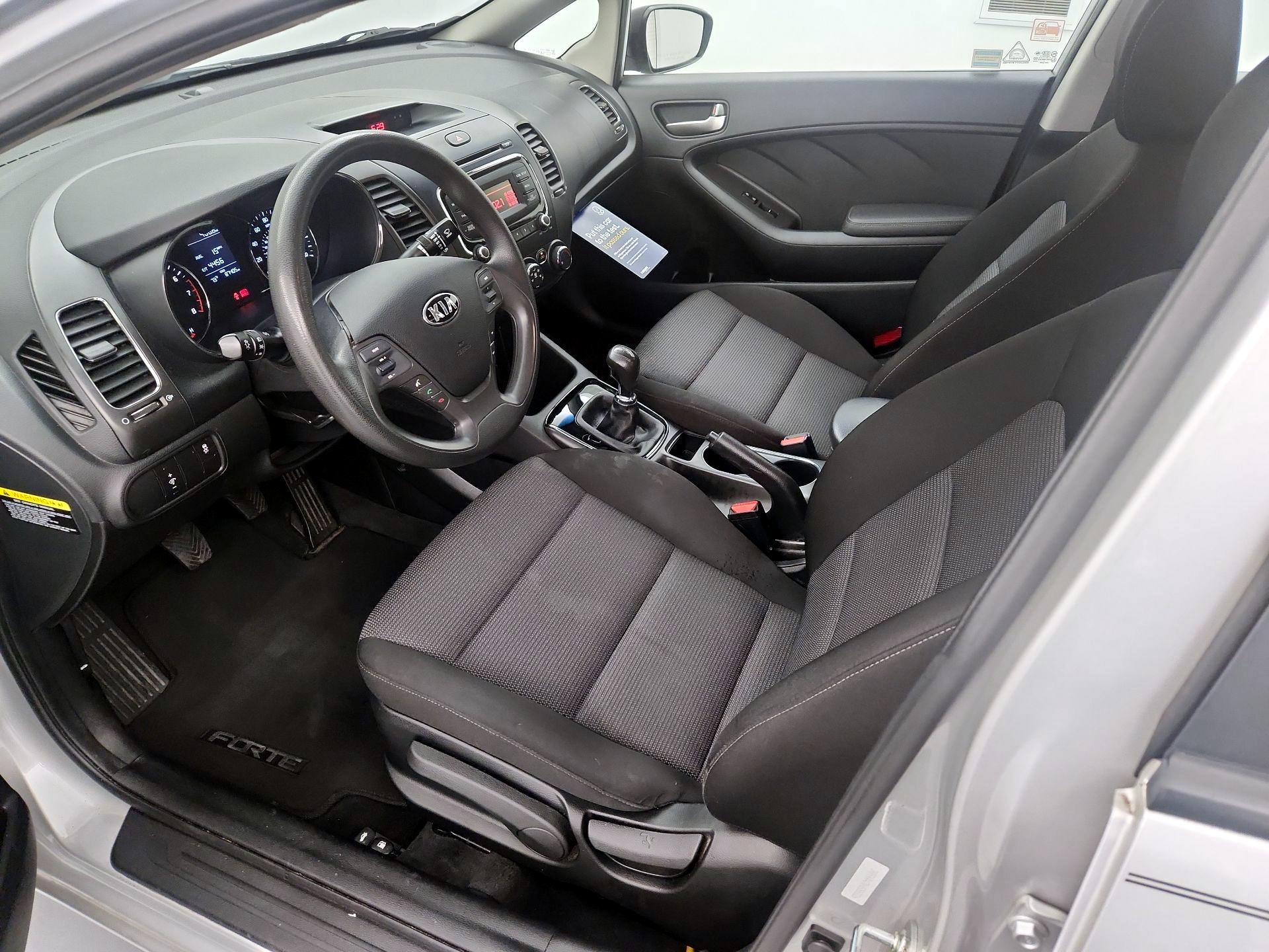 Thumbnail: 2017 Kia Forte - 11