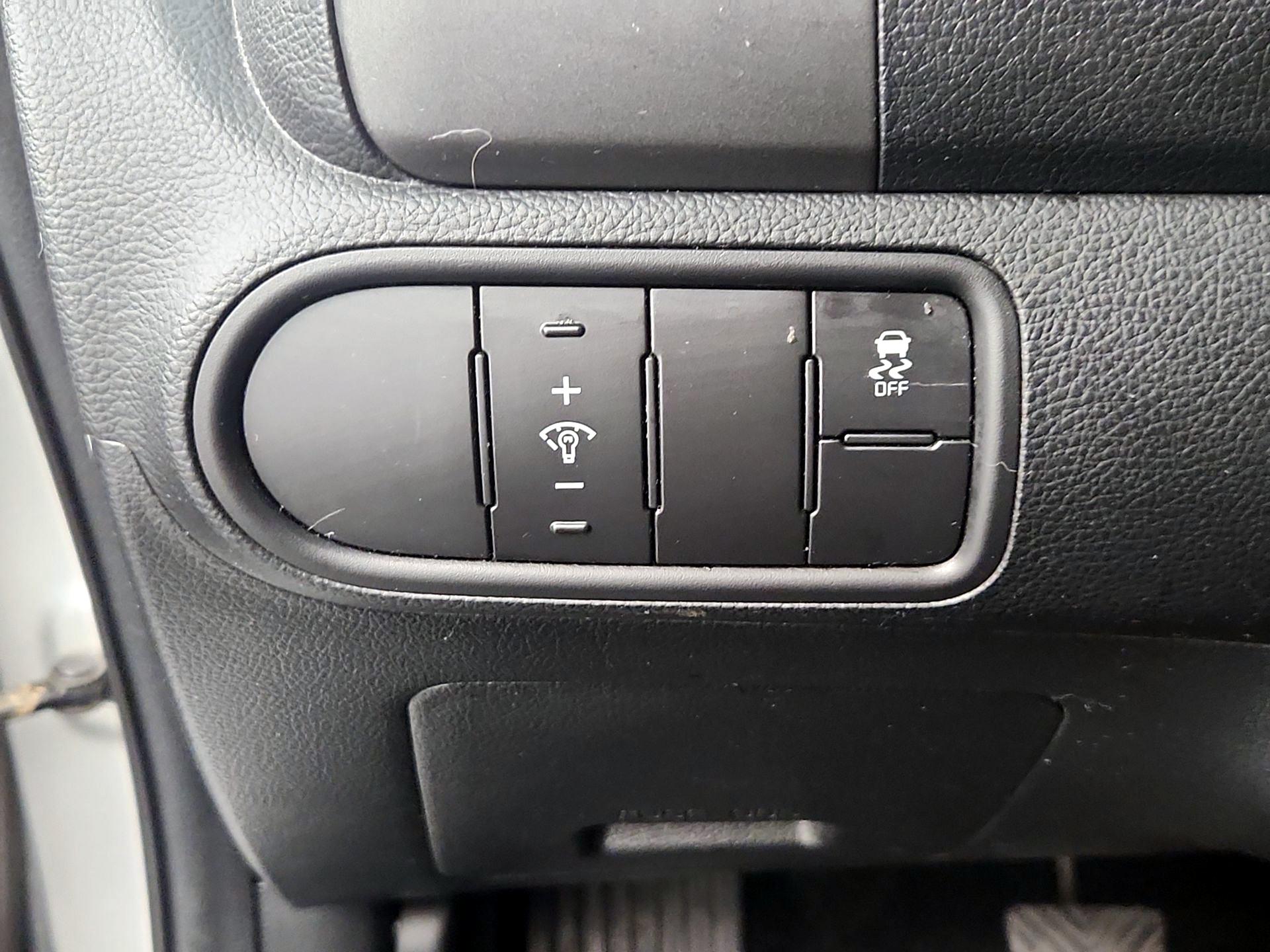 Thumbnail: 2017 Kia Forte - 13