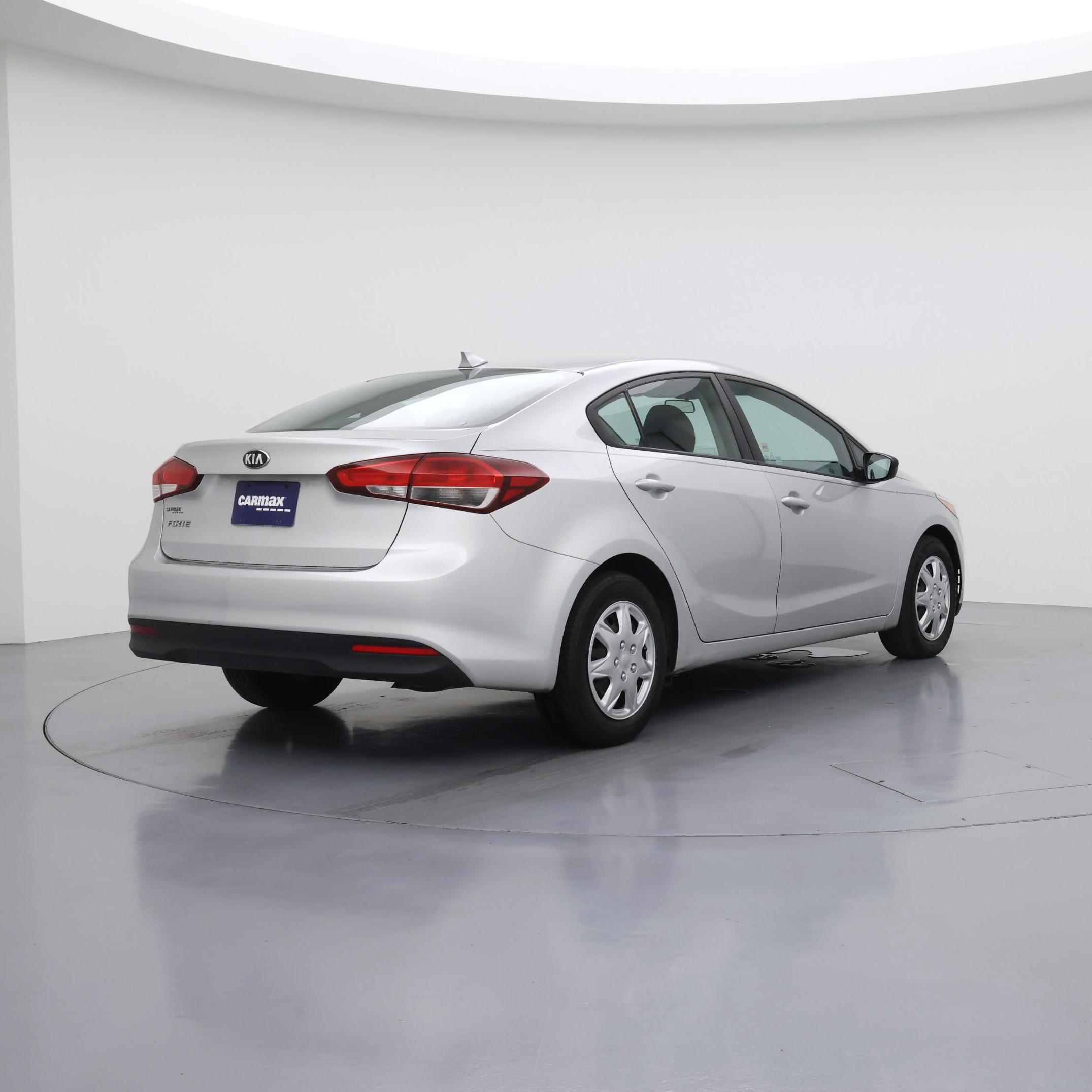 Thumbnail: 2017 Kia Forte - 8