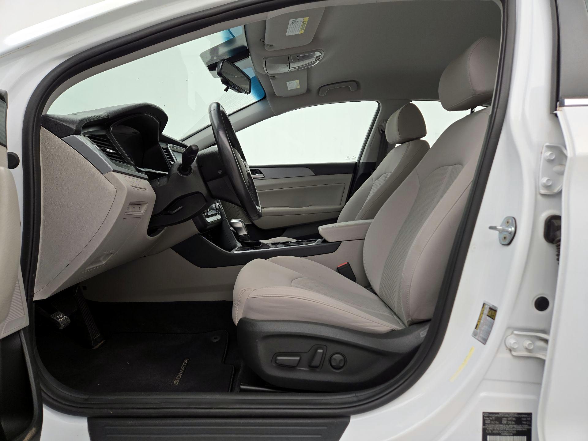 Thumbnail: 2019 Hyundai Sonata - 11