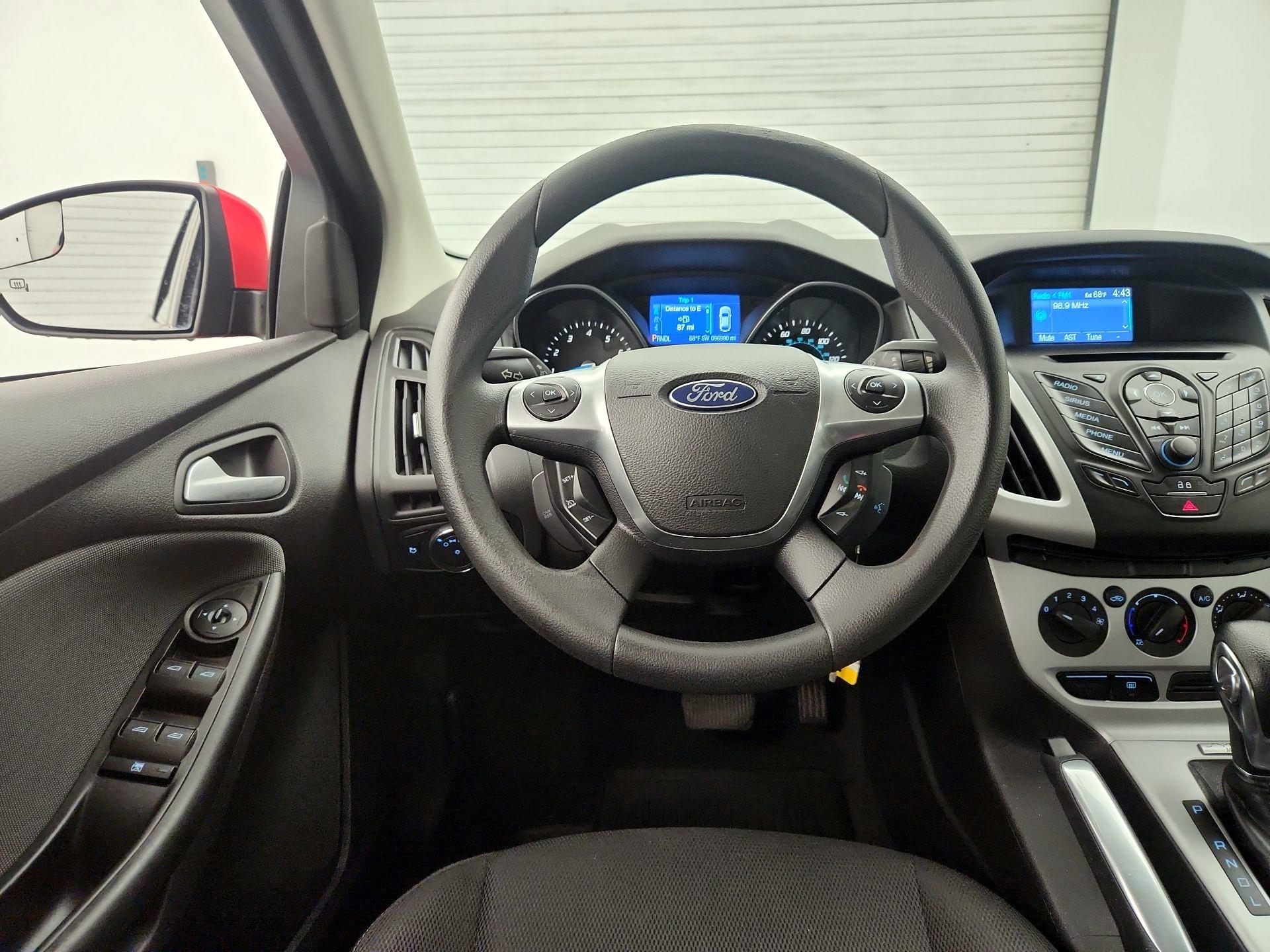 Thumbnail: 2013 Ford Focus - 10