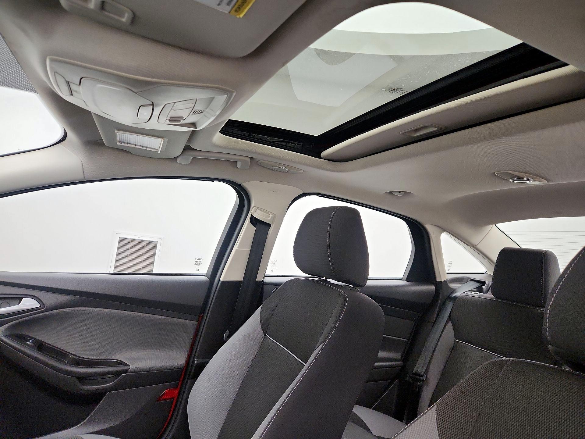 Thumbnail: 2013 Ford Focus - 17