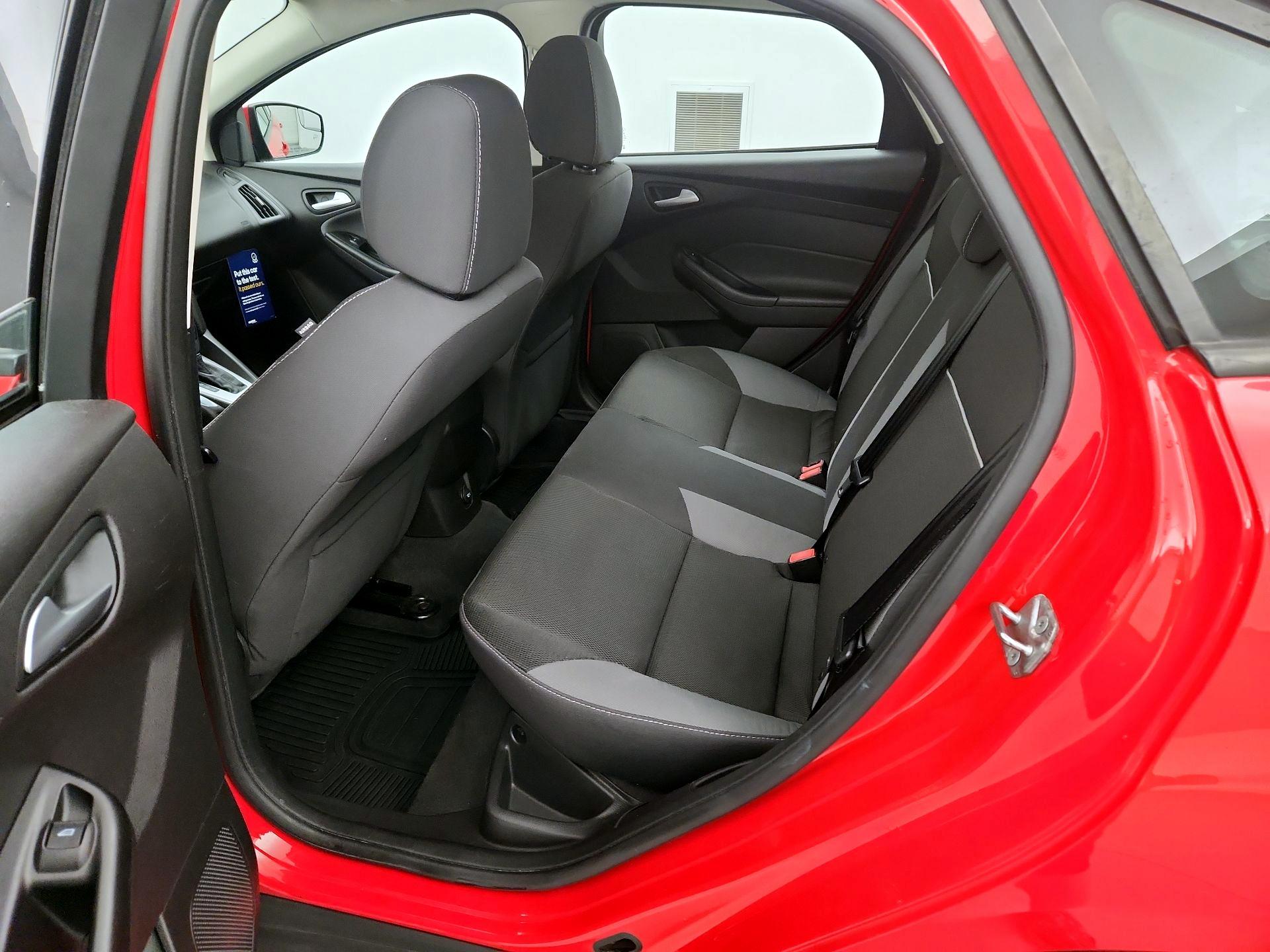 Thumbnail: 2013 Ford Focus - 18