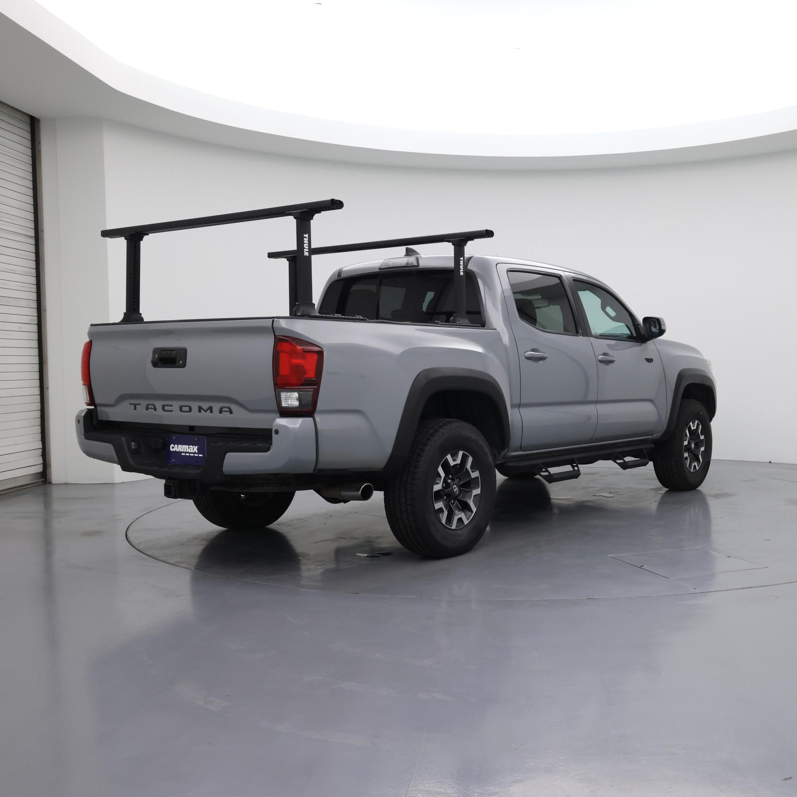 Thumbnail: 2018 Toyota Tacoma - 8
