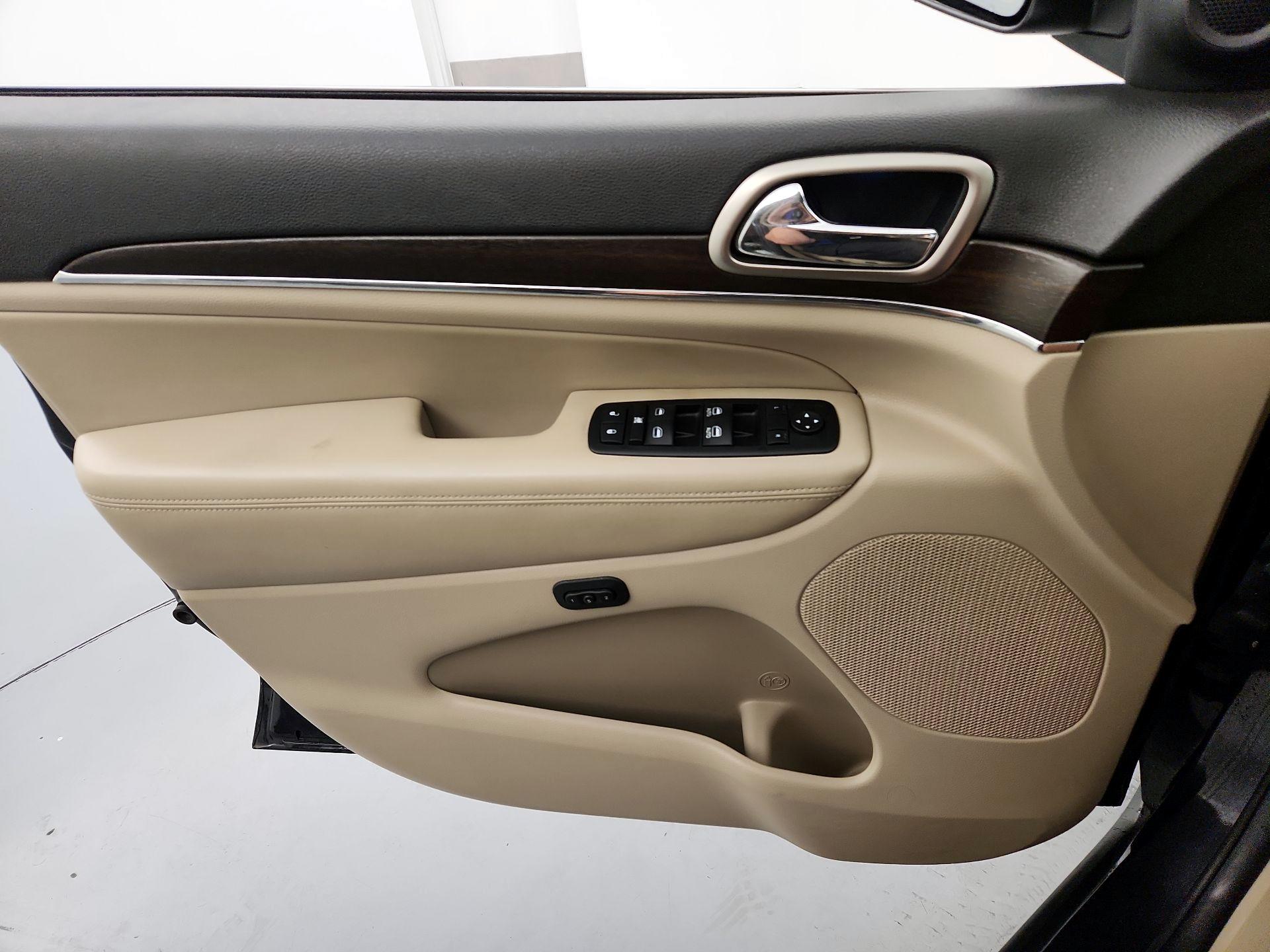 Thumbnail: 2014 Jeep Grand Cherokee - 12