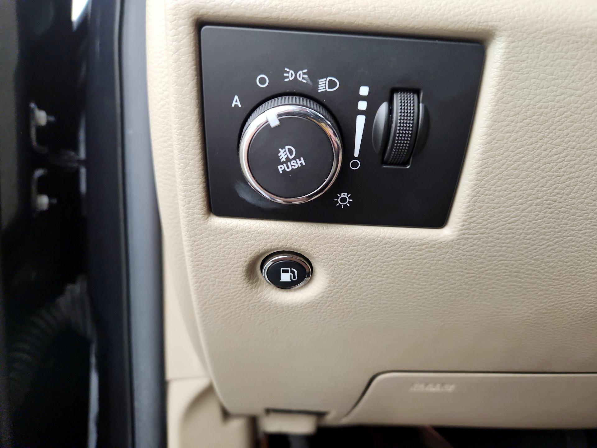 Thumbnail: 2014 Jeep Grand Cherokee - 13