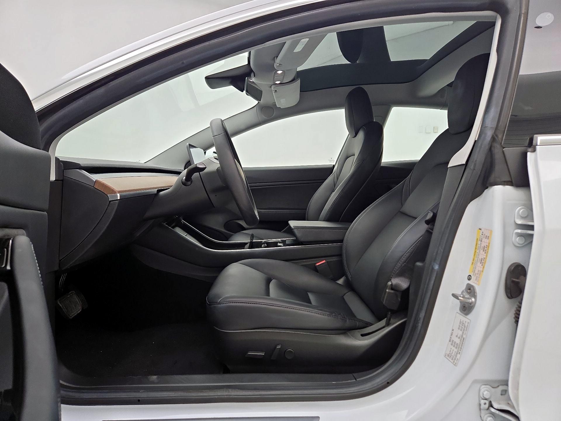 Thumbnail: 2019 Tesla Model 3 - 11