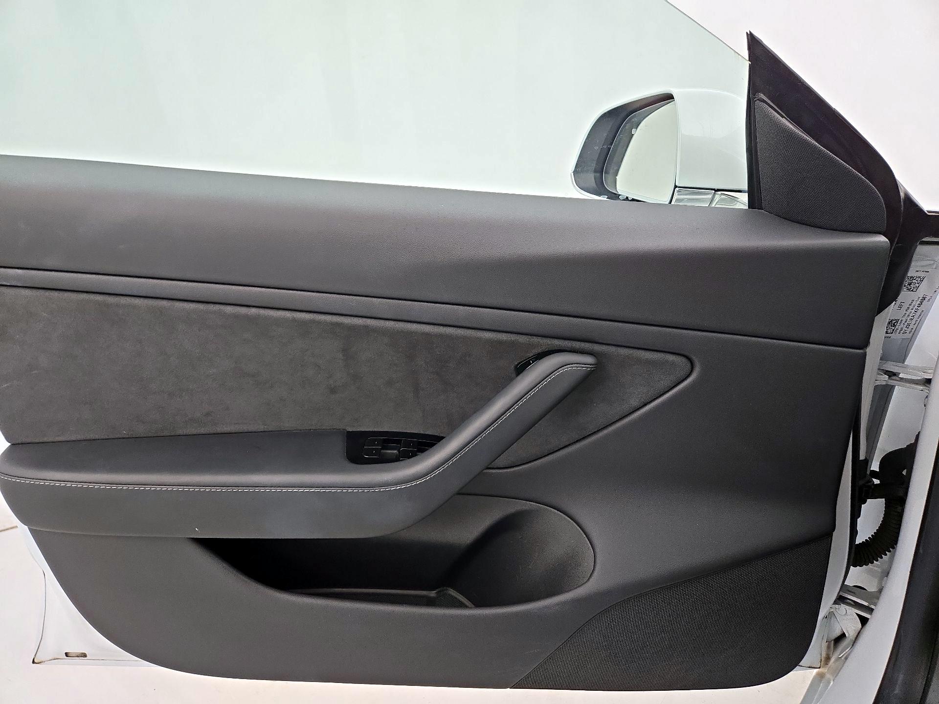Thumbnail: 2019 Tesla Model 3 - 12