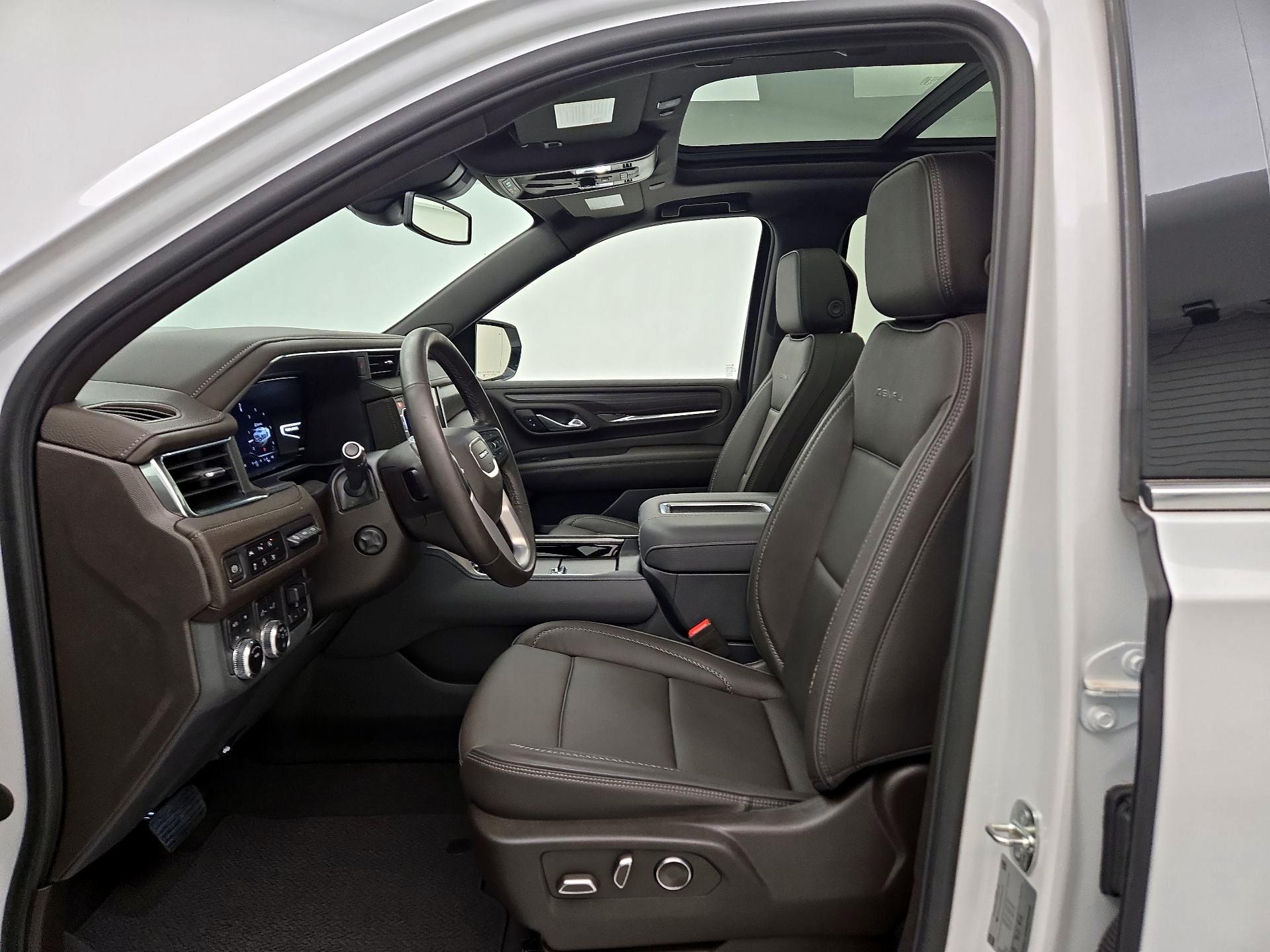 Thumbnail: 2023 GMC Yukon XL - 11