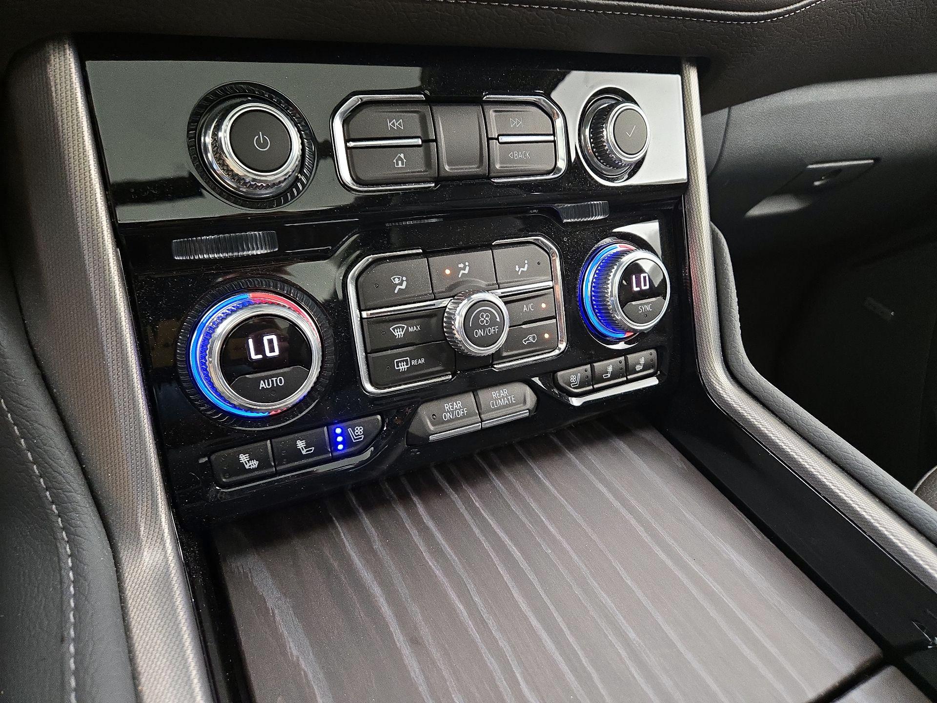 Thumbnail: 2023 GMC Yukon XL - 16