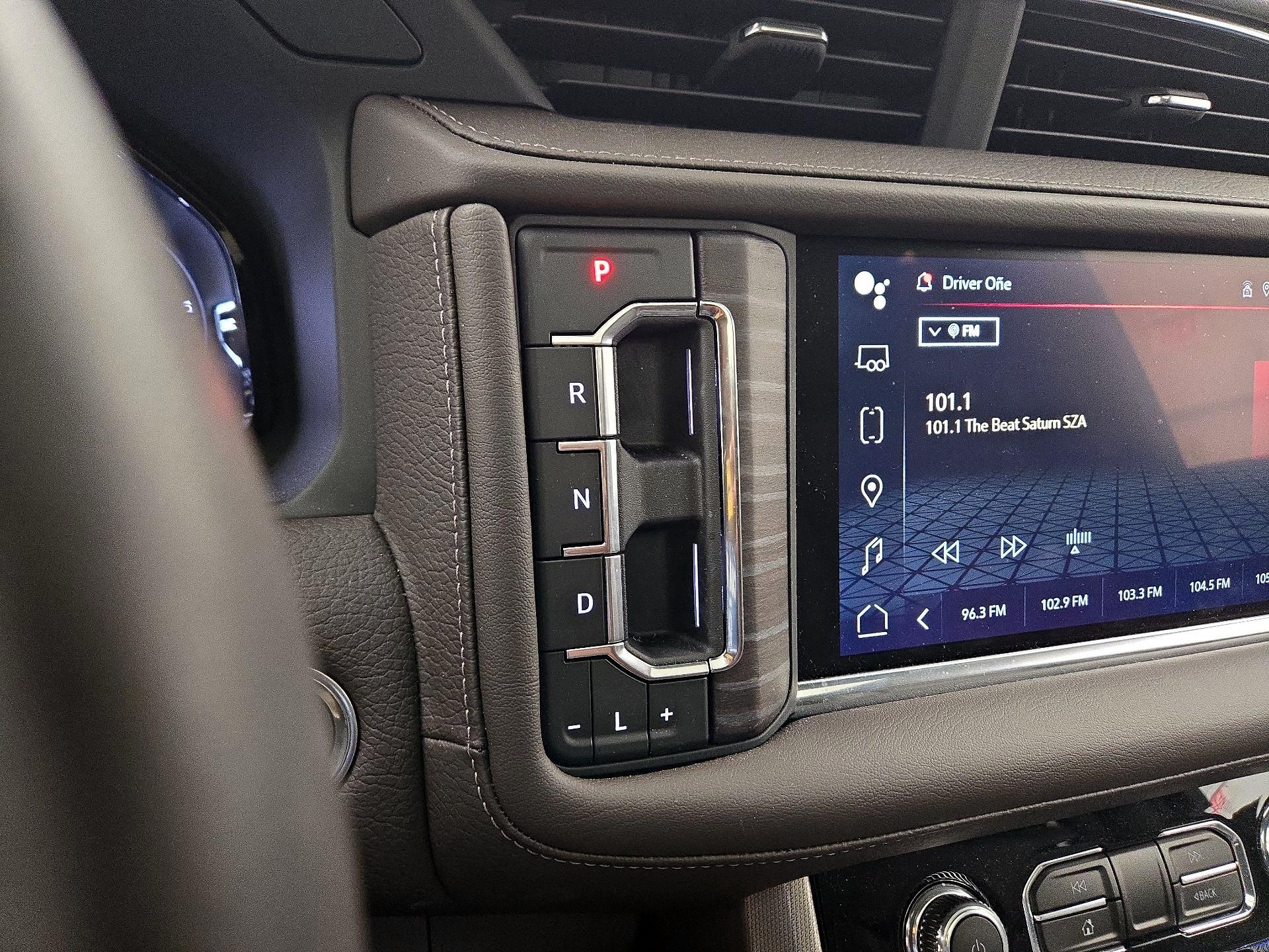 Thumbnail: 2023 GMC Yukon XL - 17