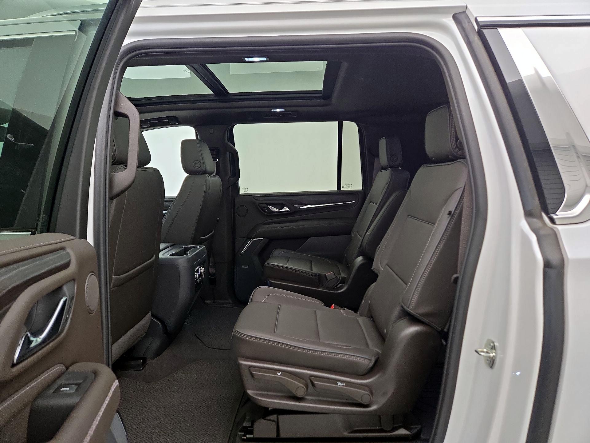 Thumbnail: 2023 GMC Yukon XL - 20