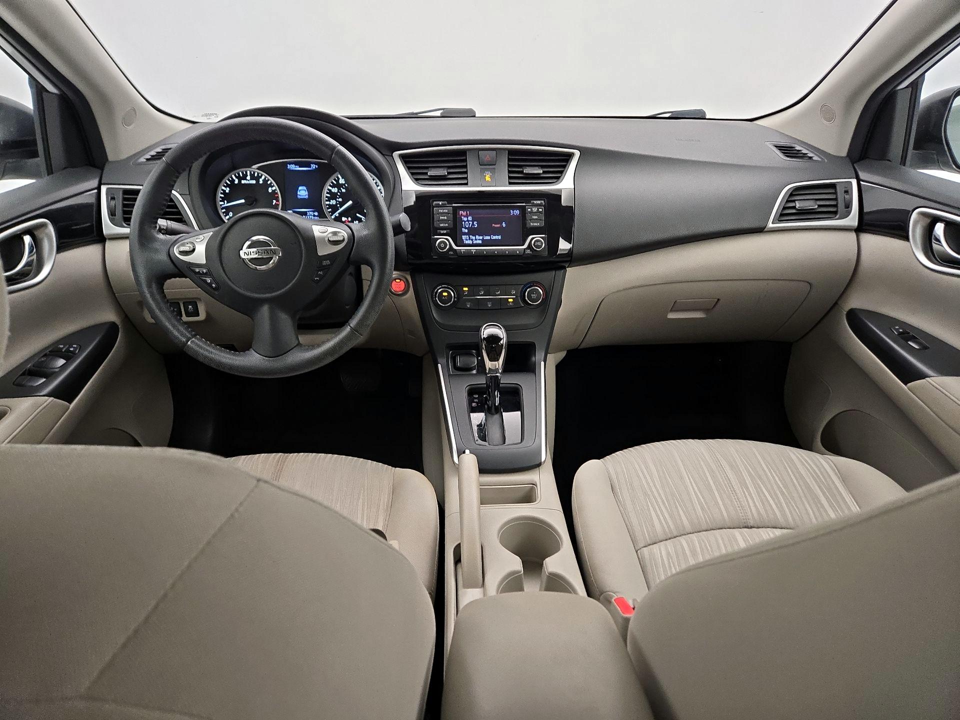 Thumbnail: 2016 Nissan Sentra - 9