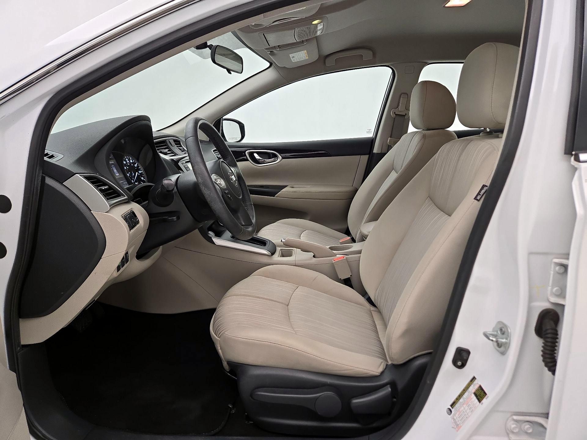 Thumbnail: 2016 Nissan Sentra - 11