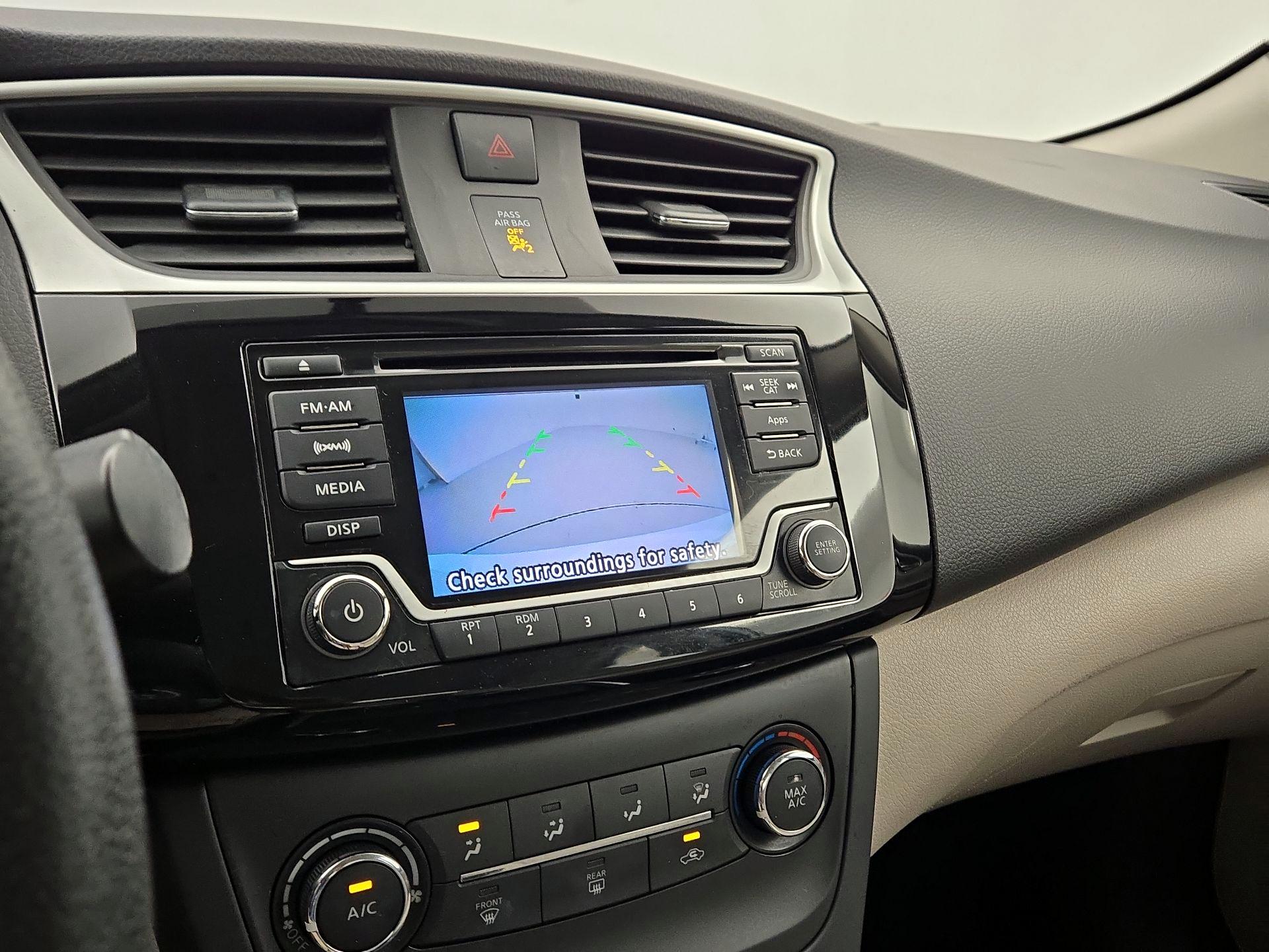 Thumbnail: 2016 Nissan Sentra - 14