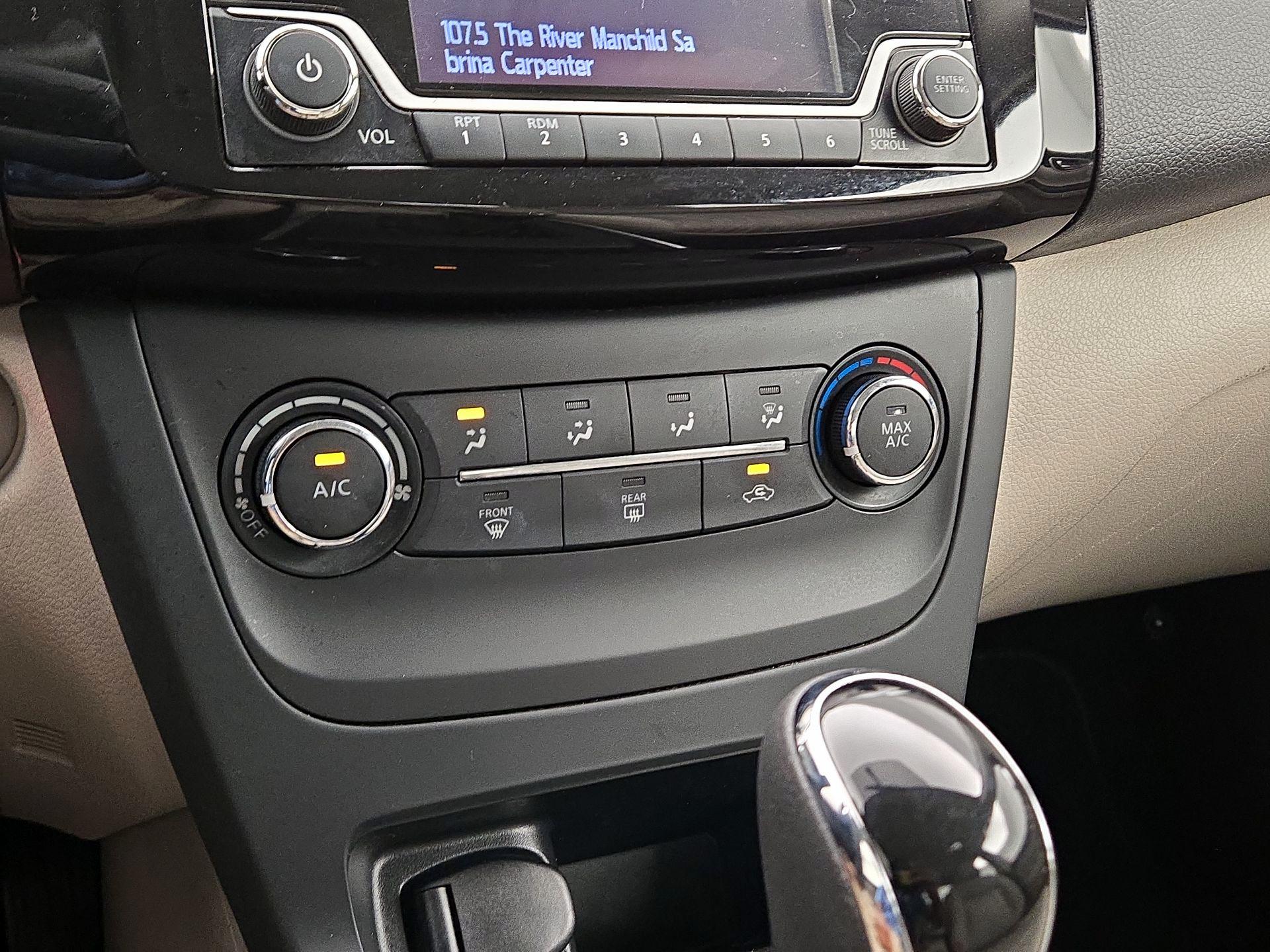 Thumbnail: 2016 Nissan Sentra - 16