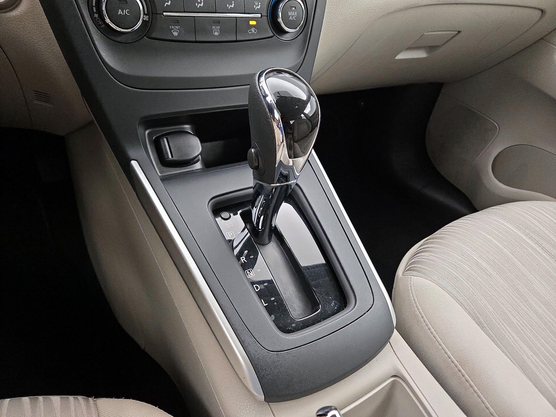 Thumbnail: 2016 Nissan Sentra - 17