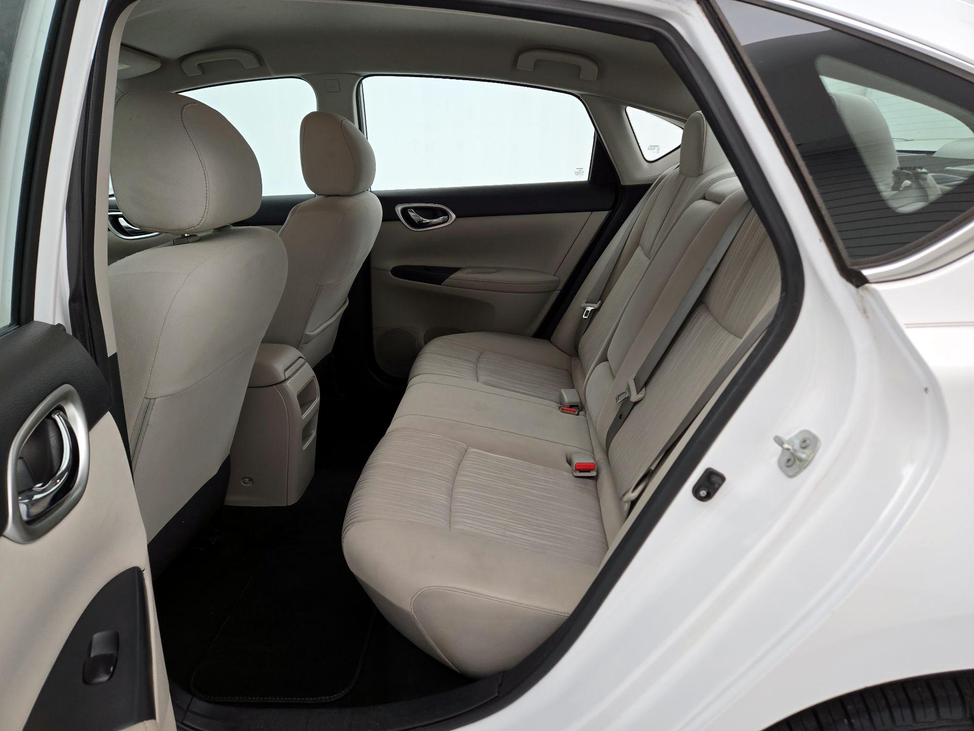 Thumbnail: 2016 Nissan Sentra - 19