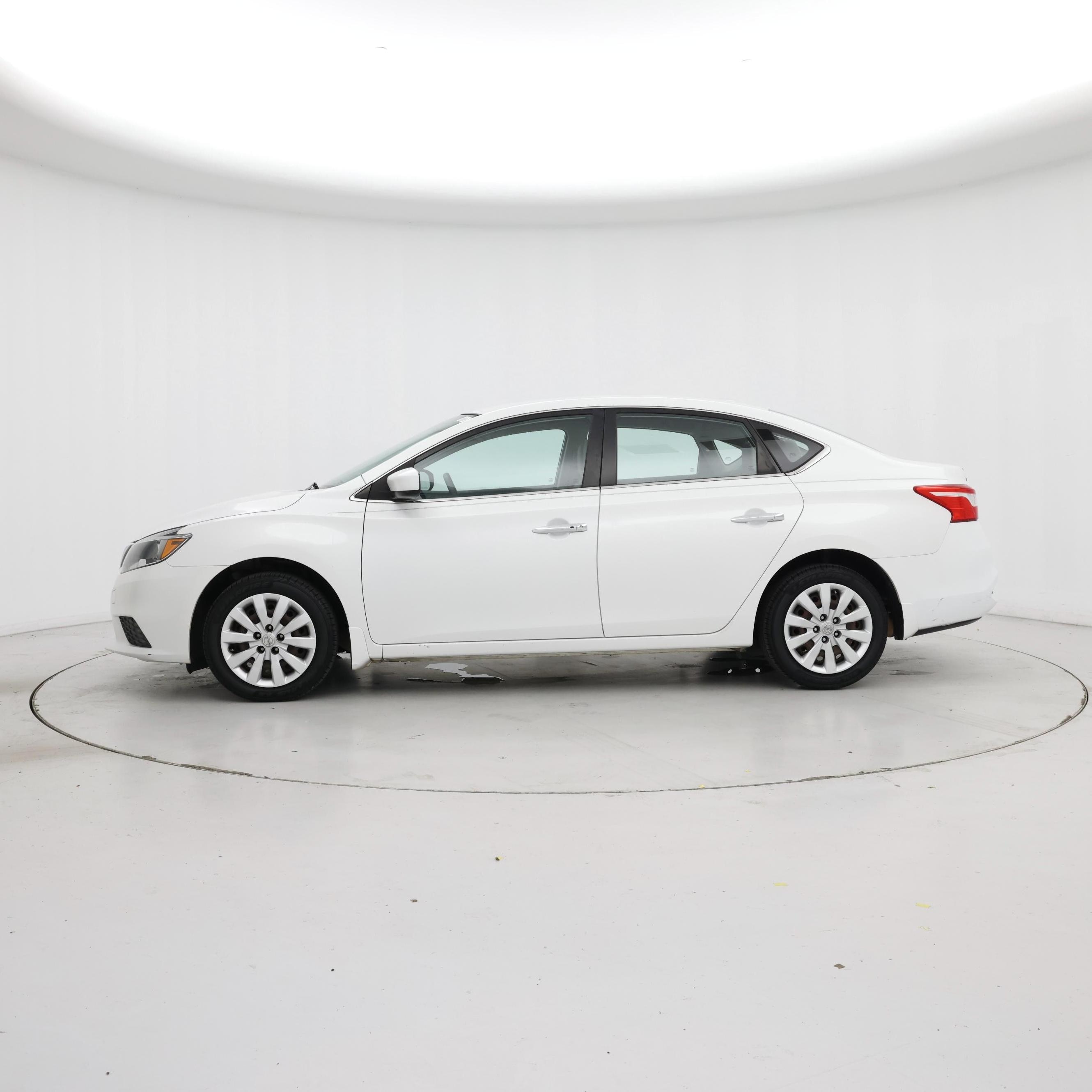 Thumbnail: 2016 Nissan Sentra - 3