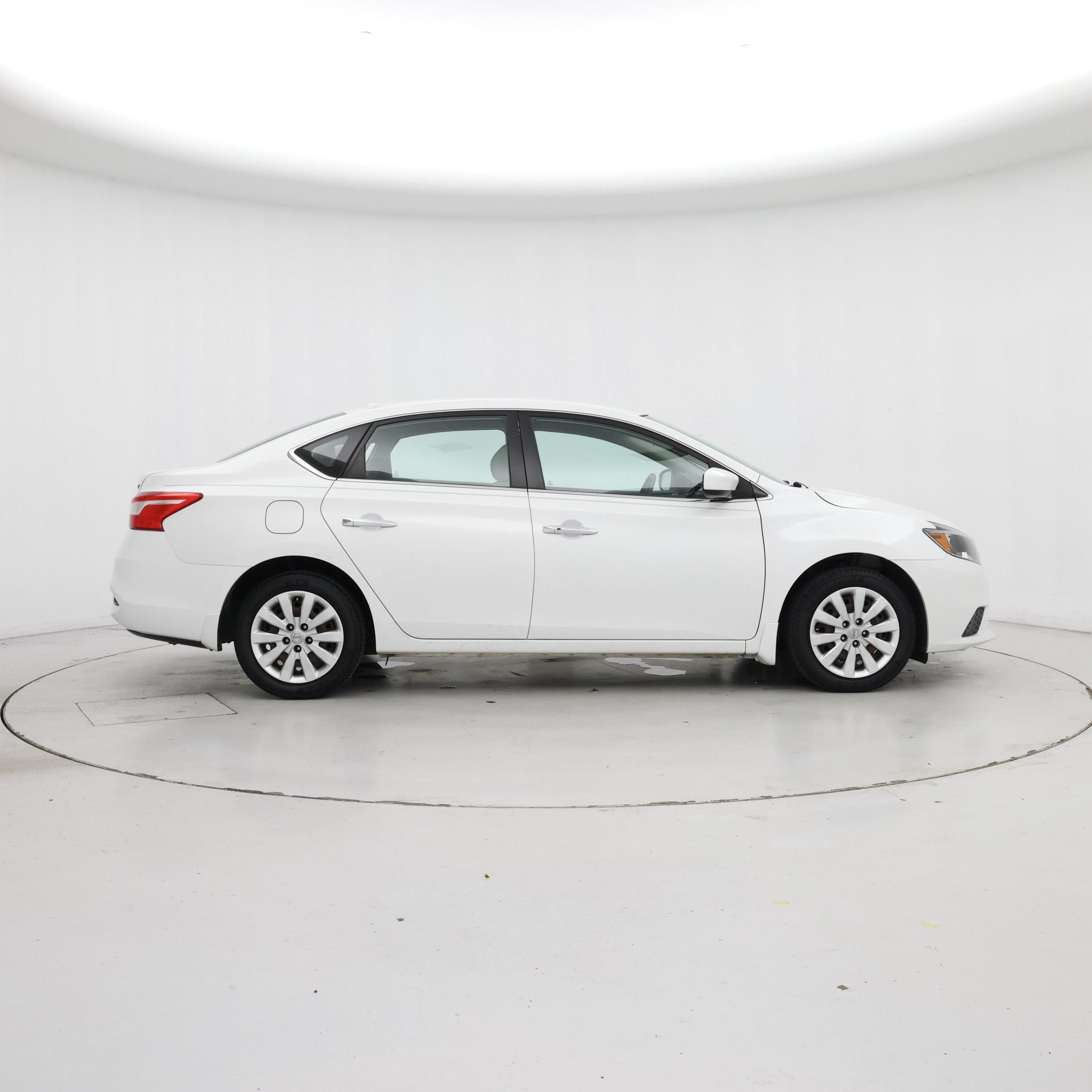 Thumbnail: 2016 Nissan Sentra - 7