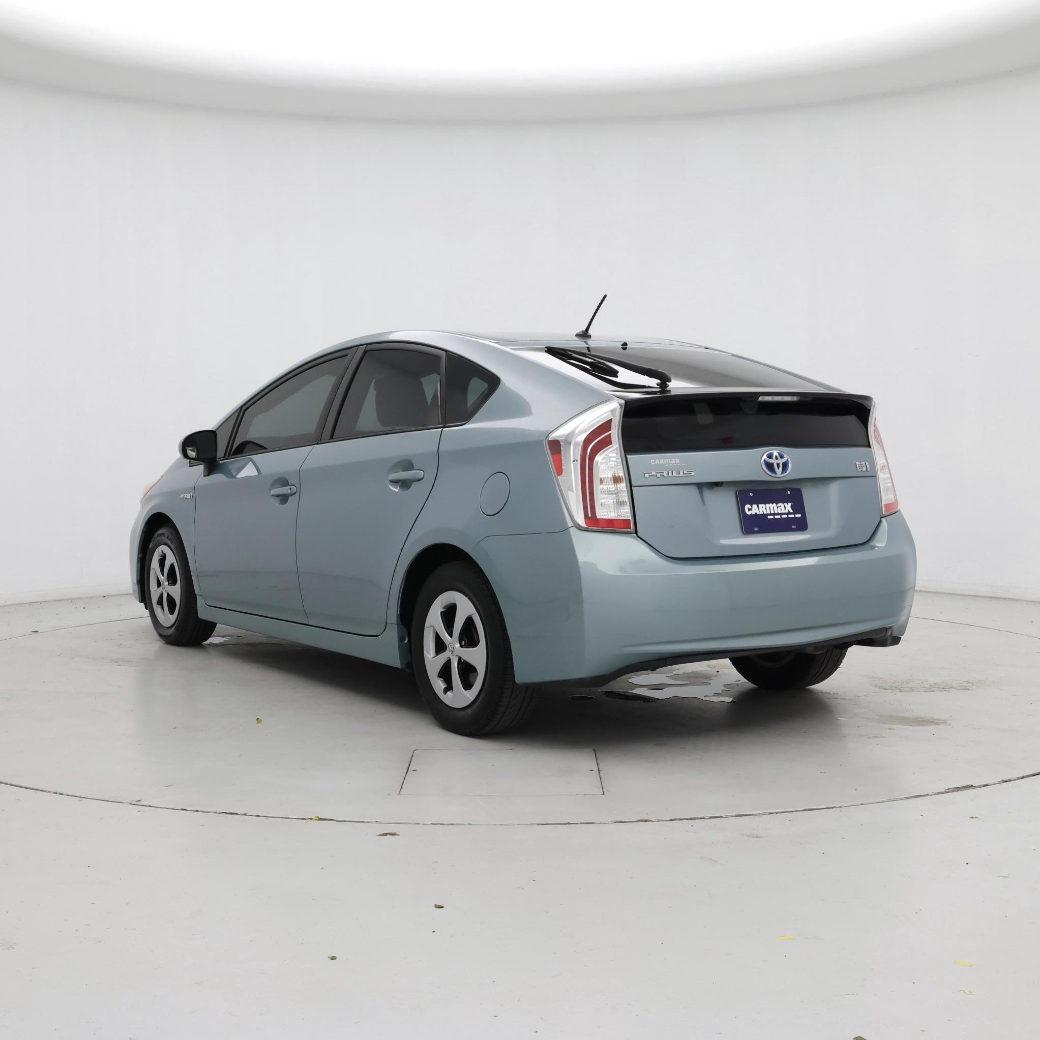 Thumbnail: 2015 Toyota Prius - 2