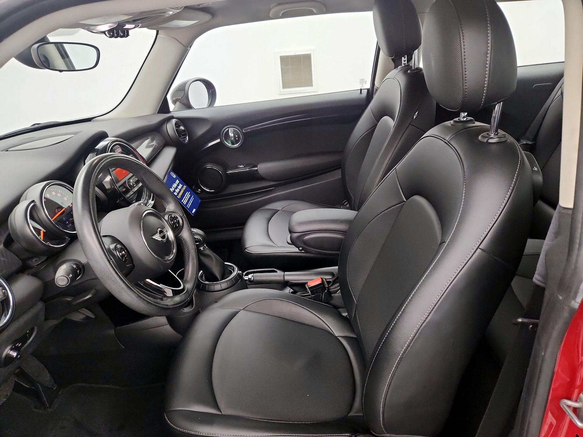 Thumbnail: 2015 MINI Cooper Hardtop - 11