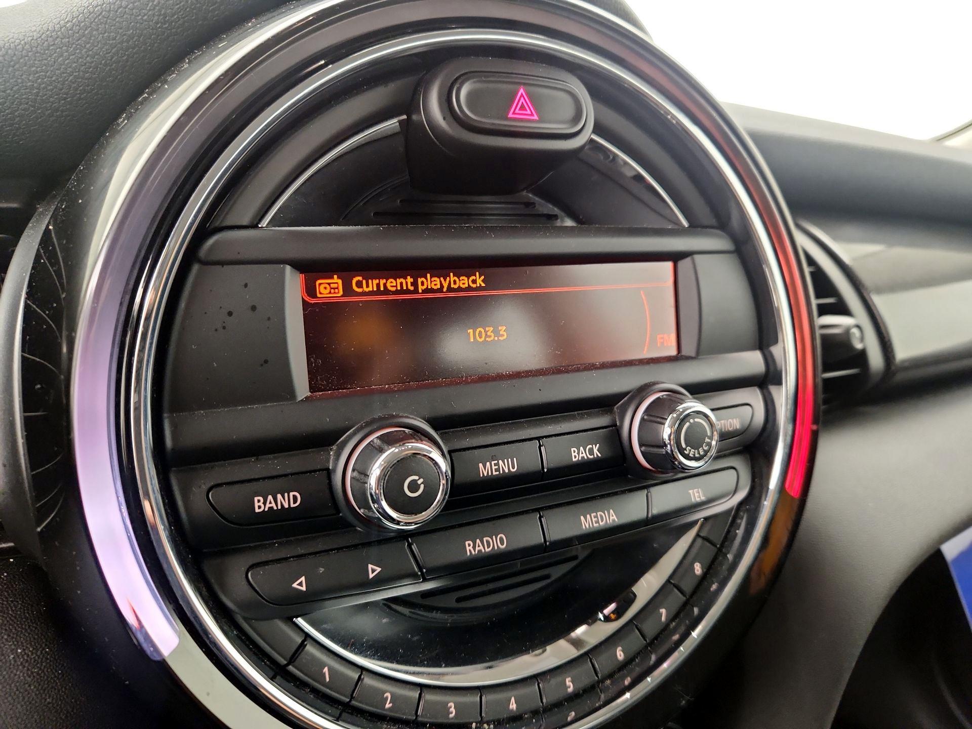Thumbnail: 2015 MINI Cooper Hardtop - 14