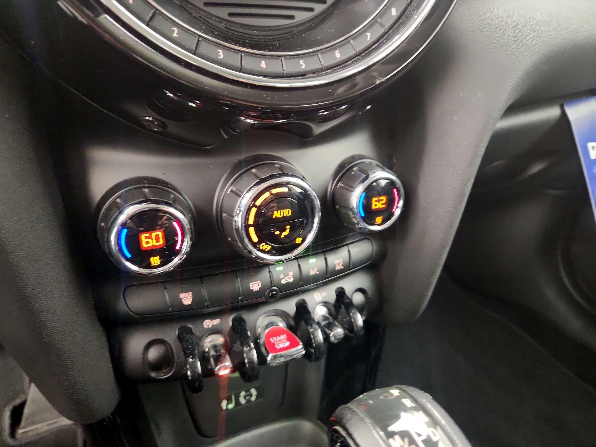 Thumbnail: 2015 MINI Cooper Hardtop - 15