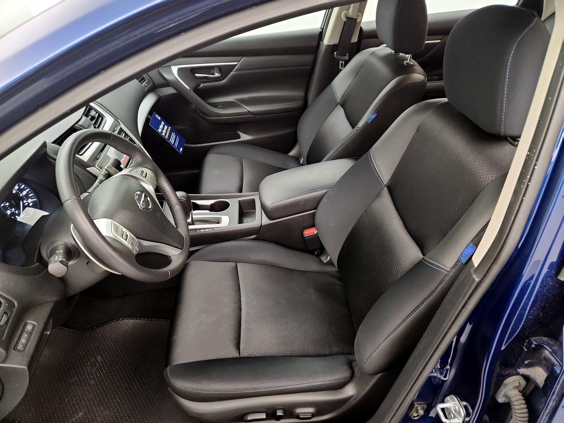 Thumbnail: 2016 Nissan Altima - 11