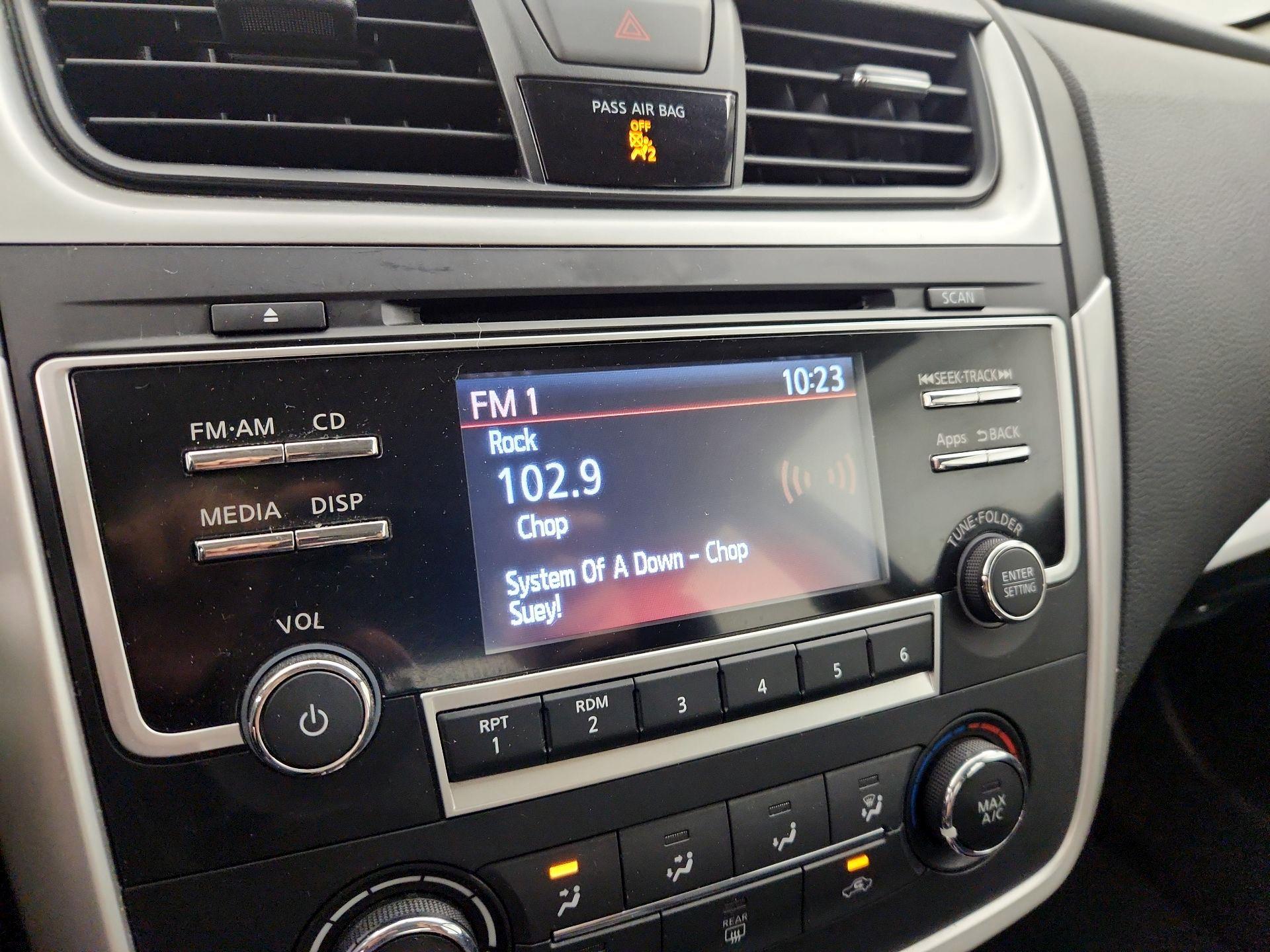 Thumbnail: 2016 Nissan Altima - 15