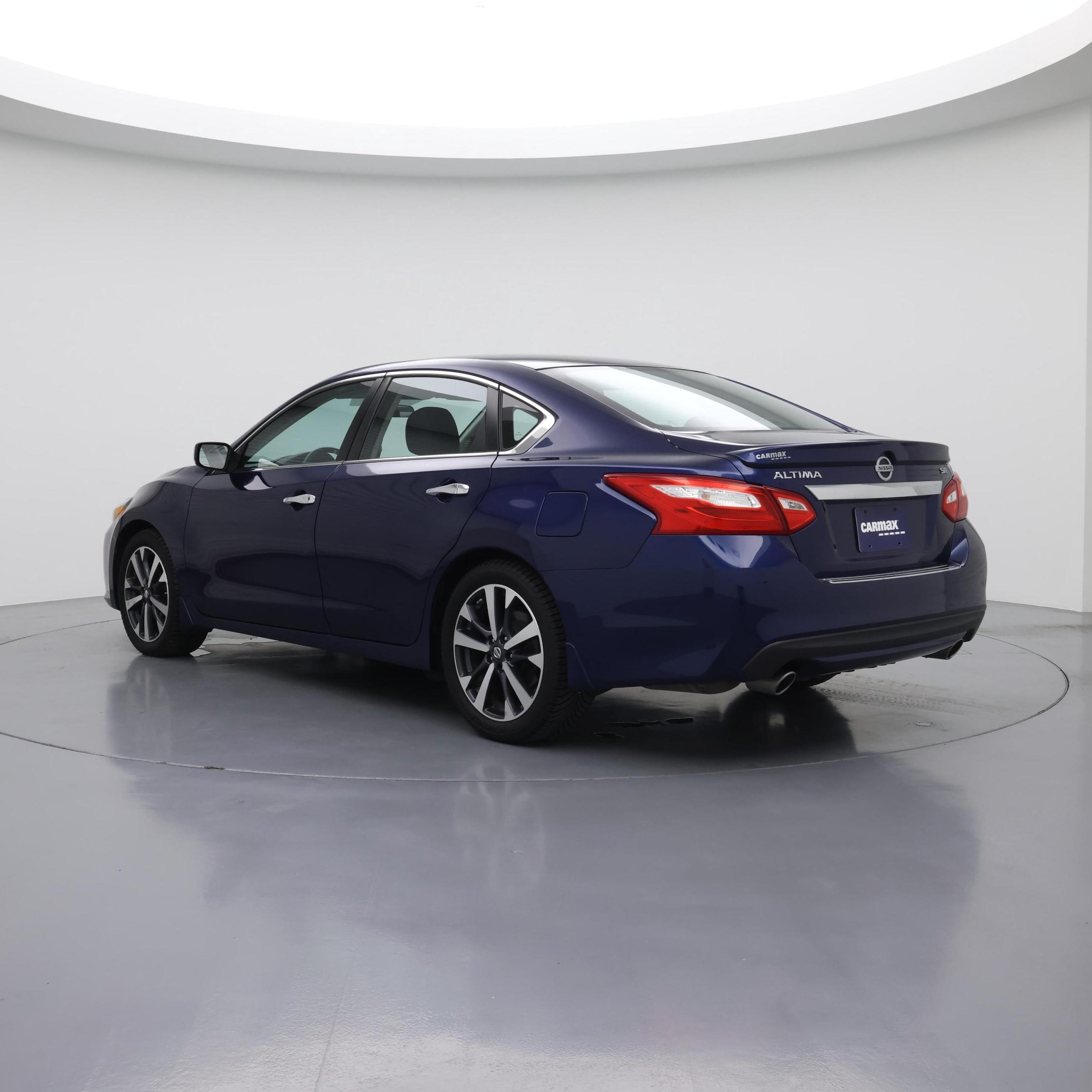 Thumbnail: 2016 Nissan Altima - 2