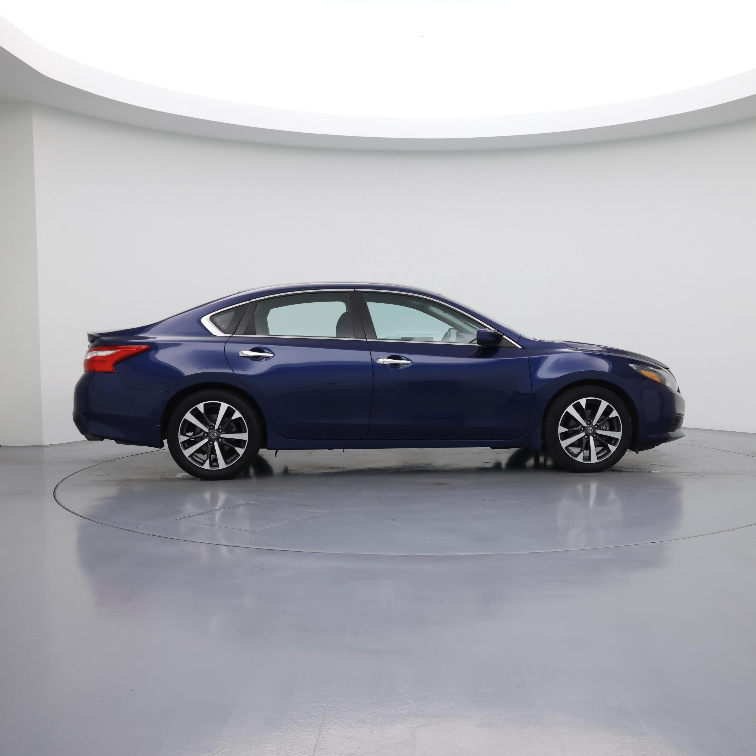 Thumbnail: 2016 Nissan Altima - 7