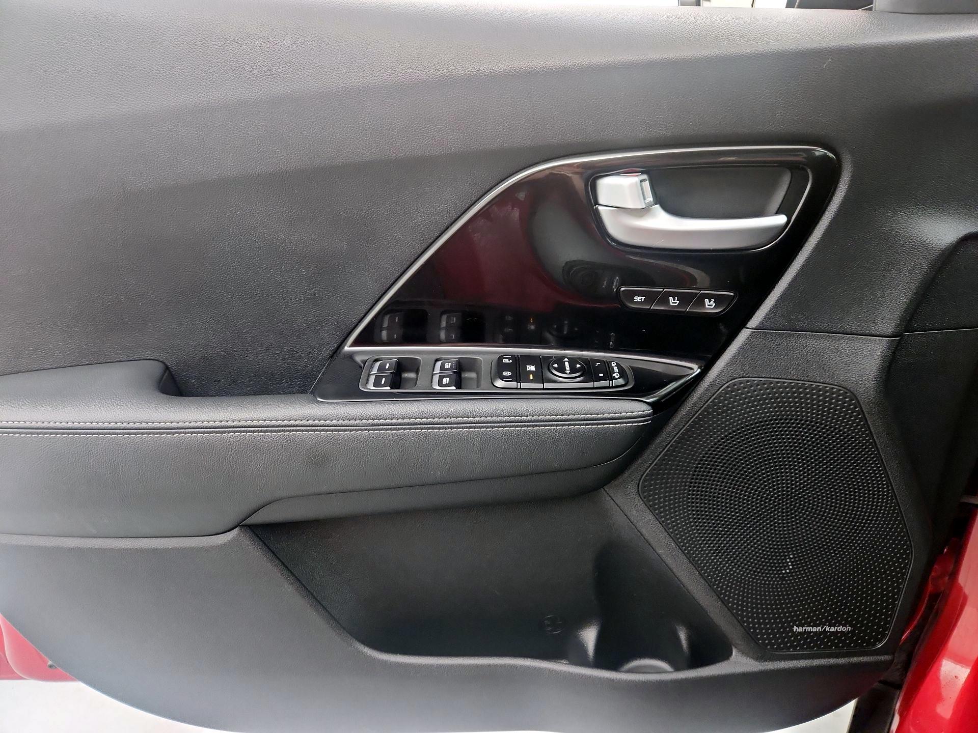 Thumbnail: 2019 Kia Niro - 12