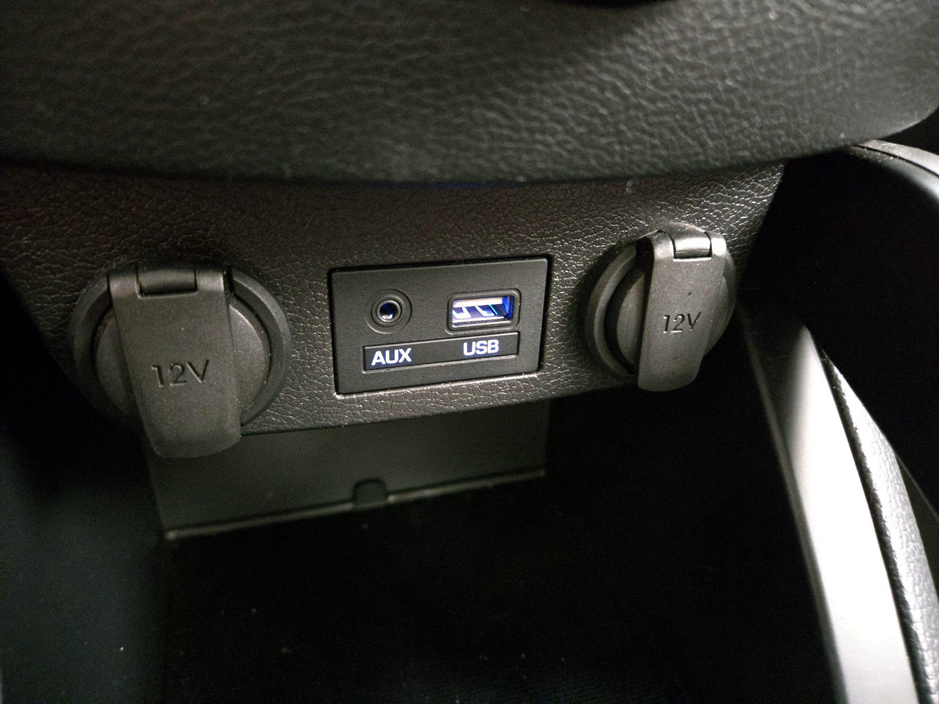 Thumbnail: 2016 Hyundai Veloster - 19