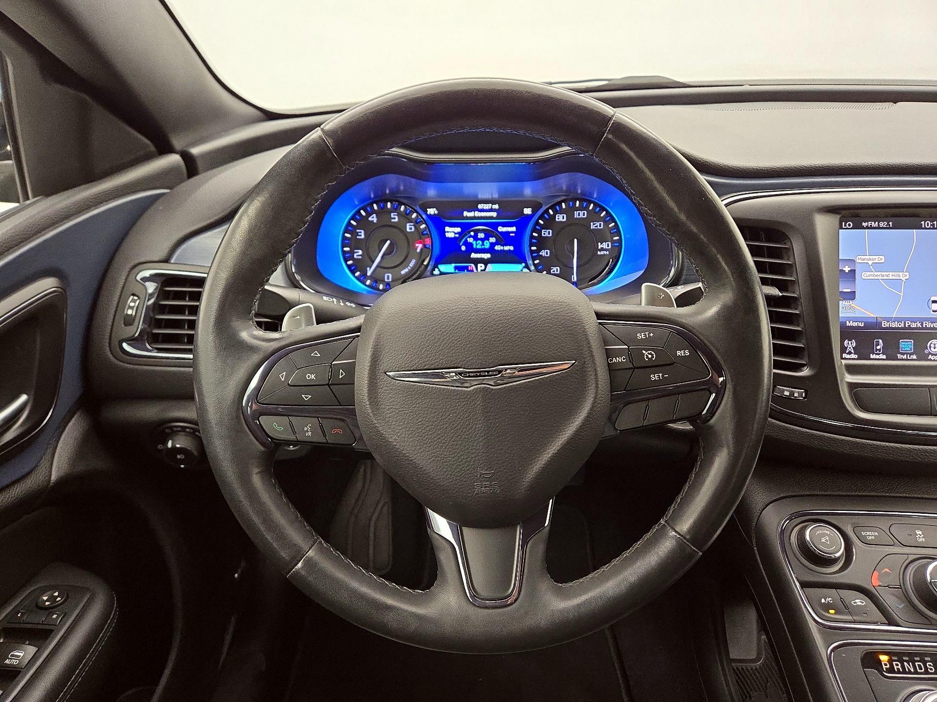 Thumbnail: 2016 Chrysler 200 - 10