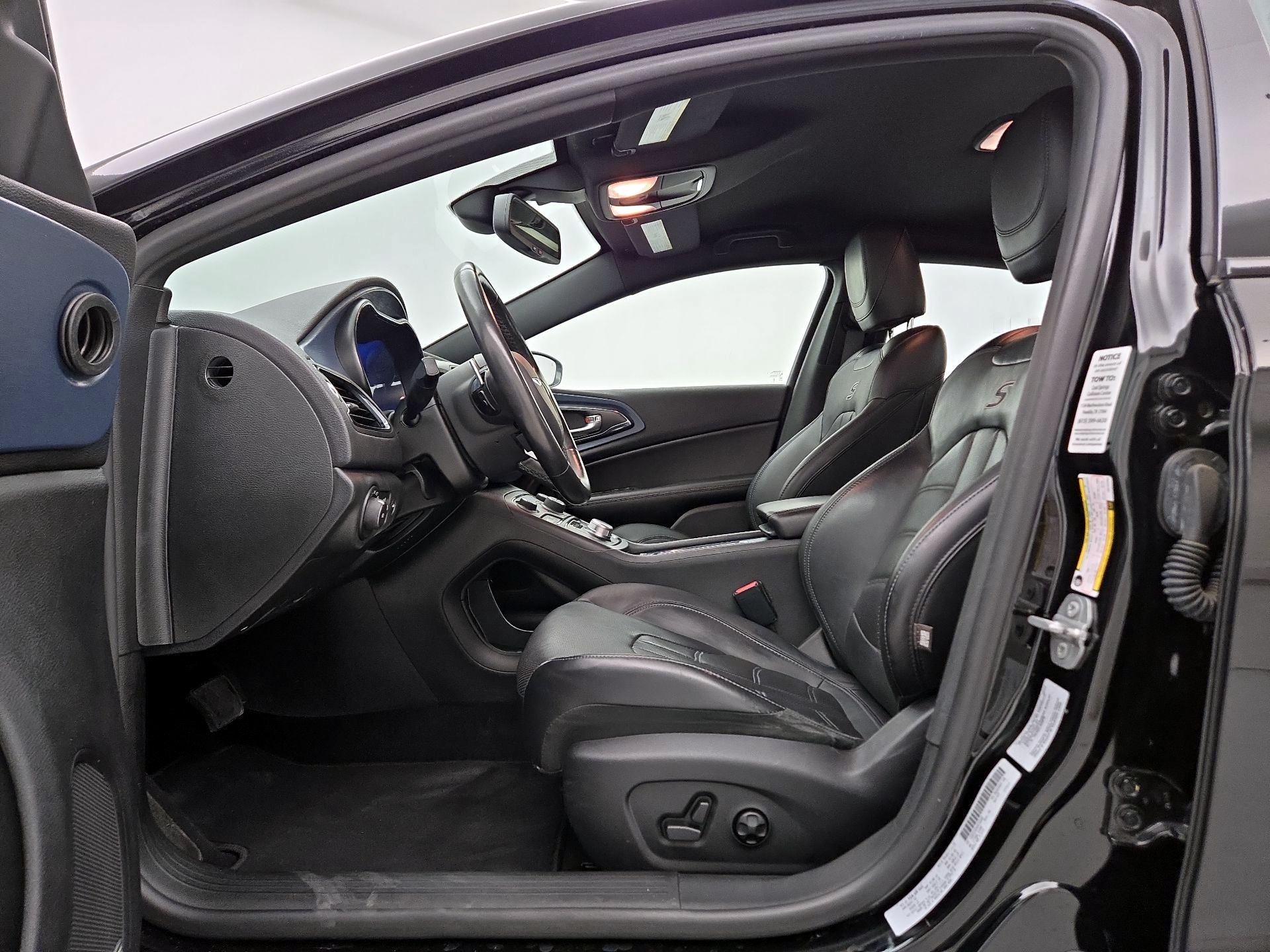Thumbnail: 2016 Chrysler 200 - 11
