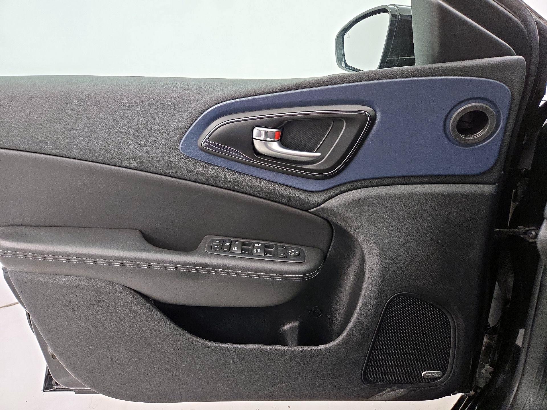 Thumbnail: 2016 Chrysler 200 - 12