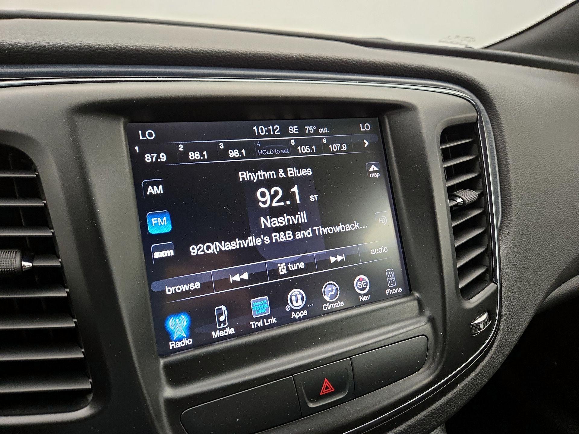 Thumbnail: 2016 Chrysler 200 - 16