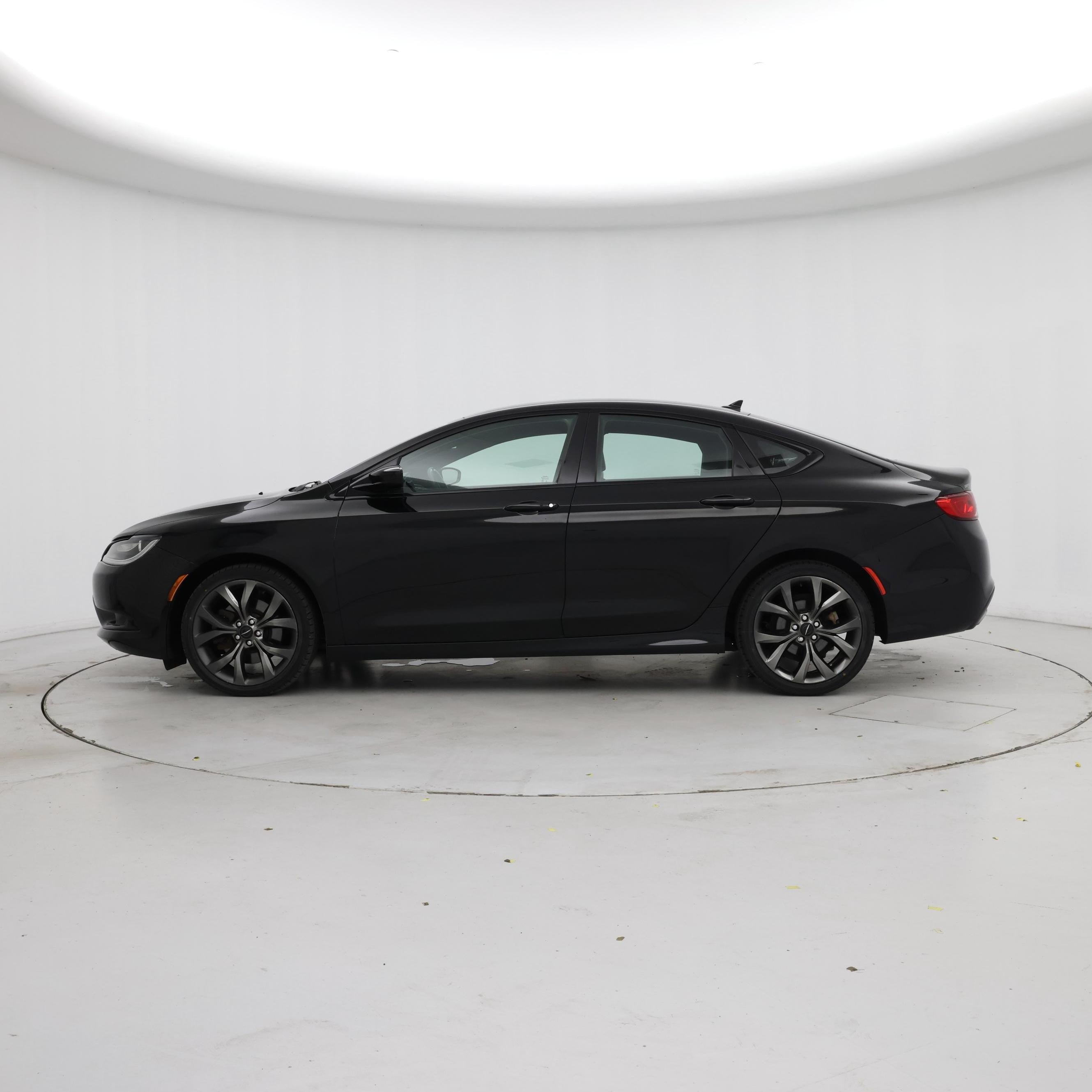 Thumbnail: 2016 Chrysler 200 - 3