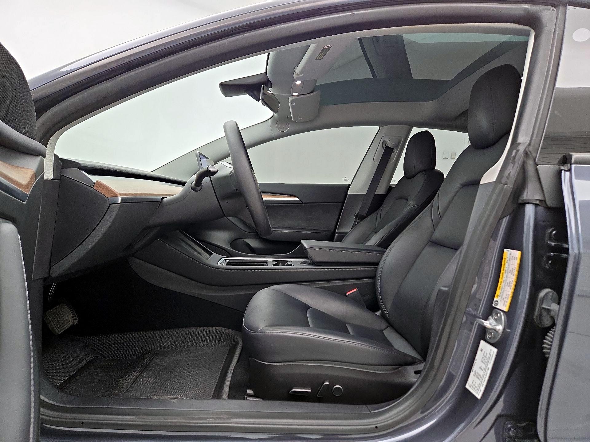 Thumbnail: 2023 Tesla Model 3 - 11