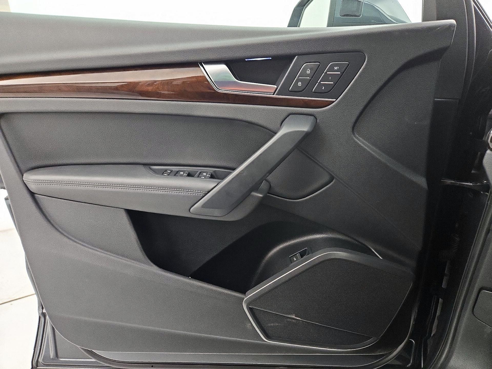 Thumbnail: 2020 Audi Q5 - 12