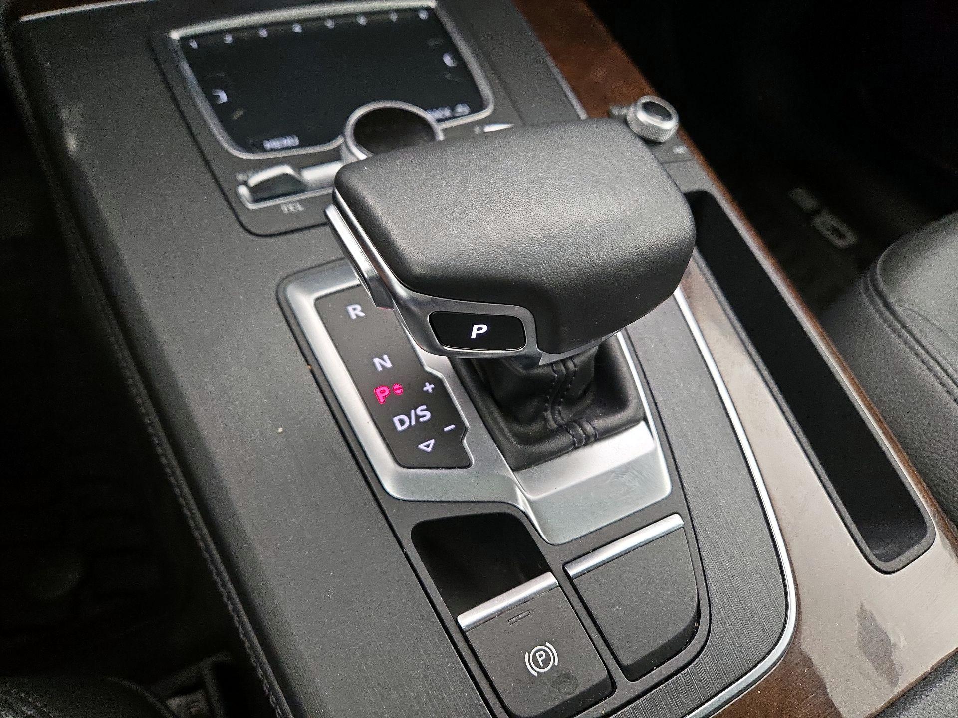 Thumbnail: 2020 Audi Q5 - 18