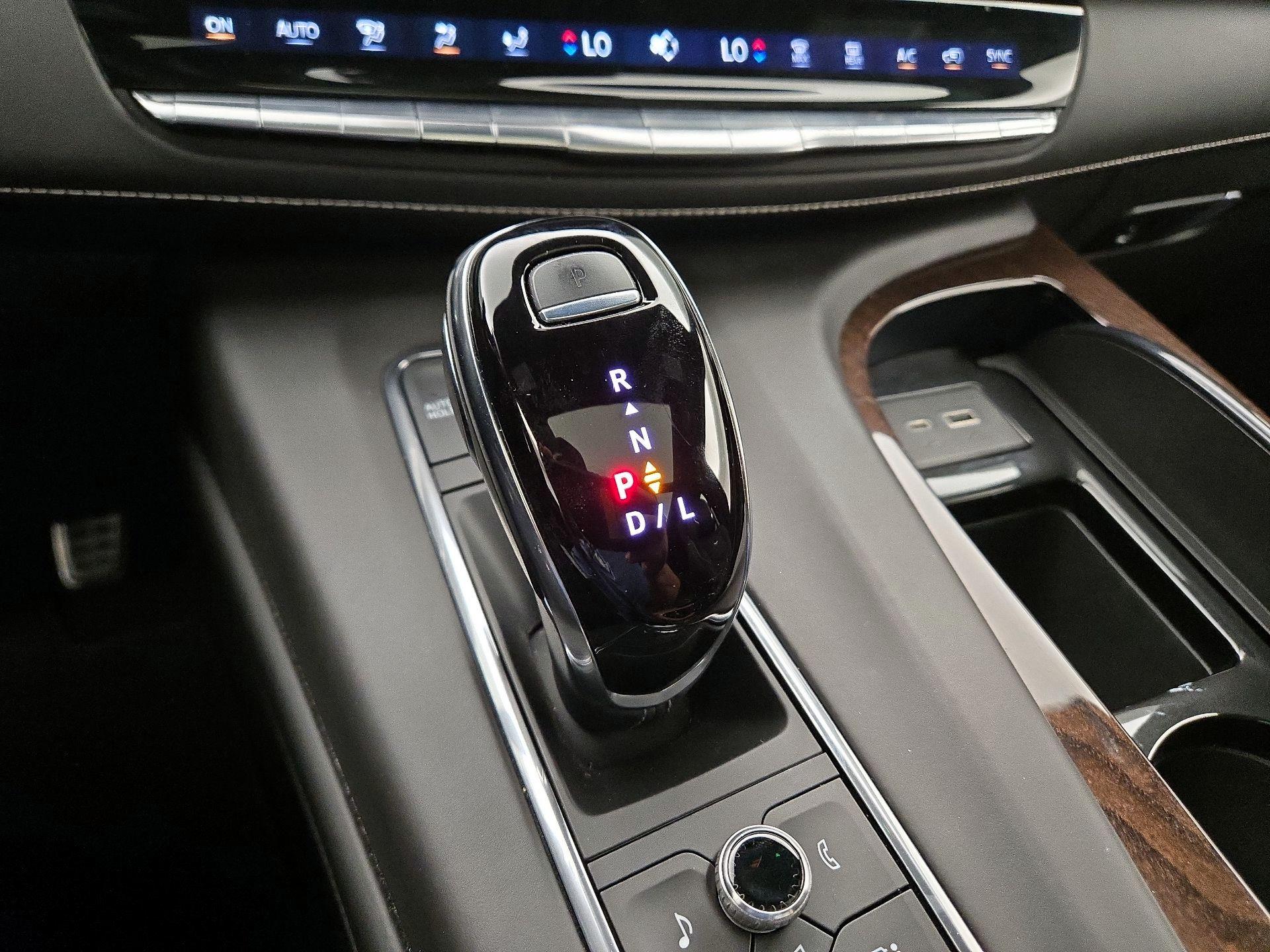 Thumbnail: 2022 Cadillac Escalade - 18
