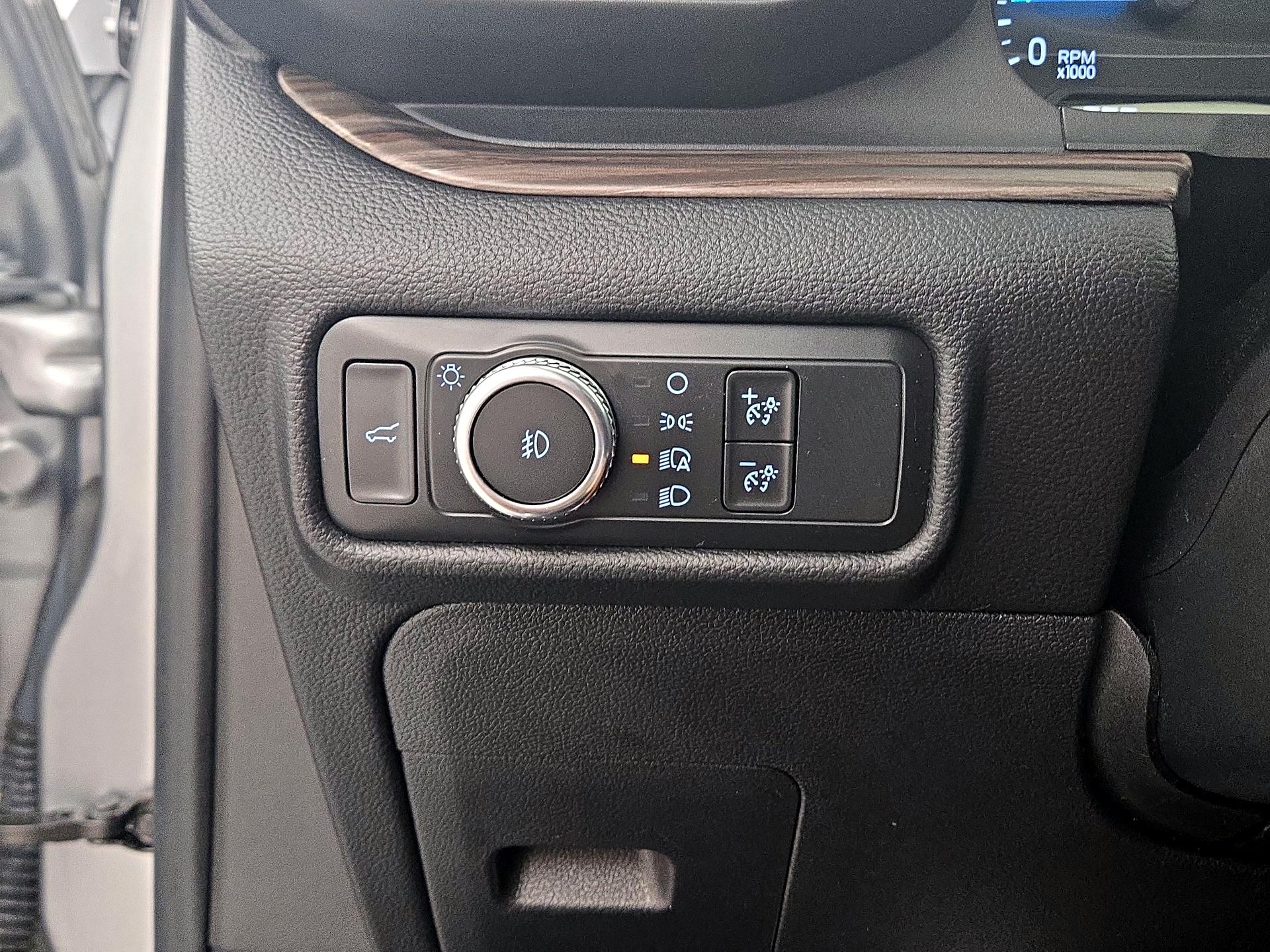 Thumbnail: 2020 Ford Explorer - 13