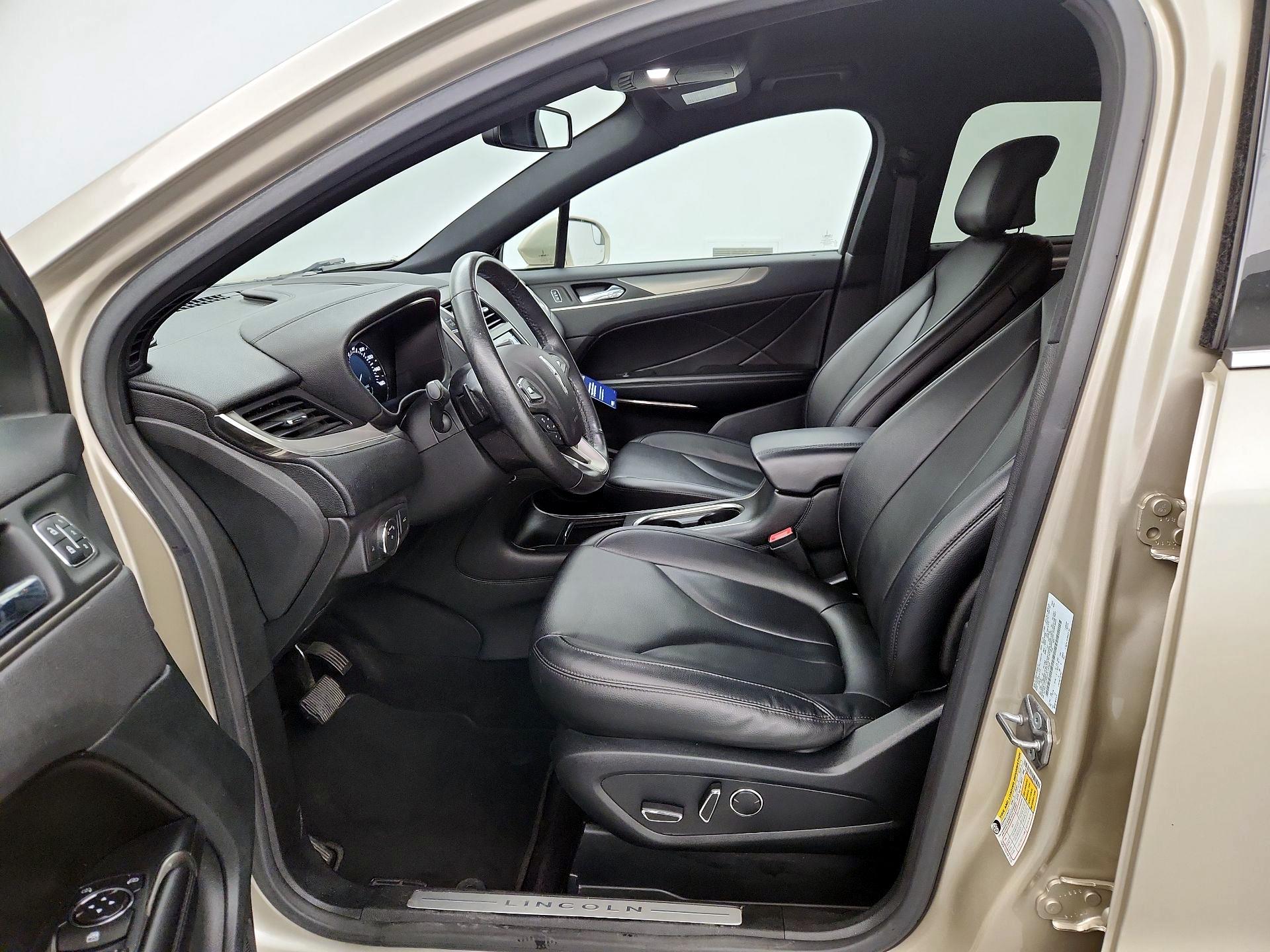 Thumbnail: 2017 Lincoln MKC - 11