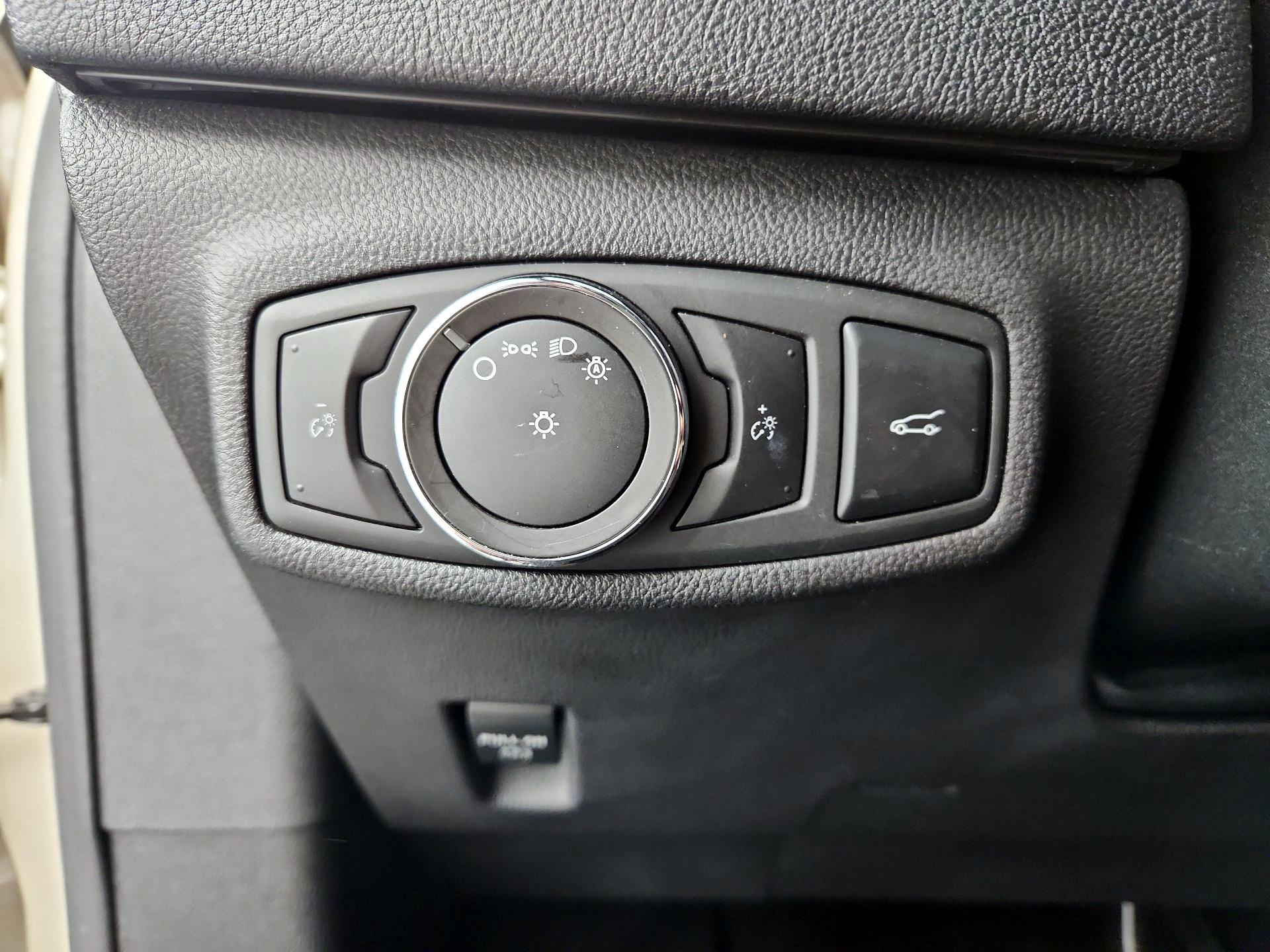 Thumbnail: 2017 Lincoln MKC - 13