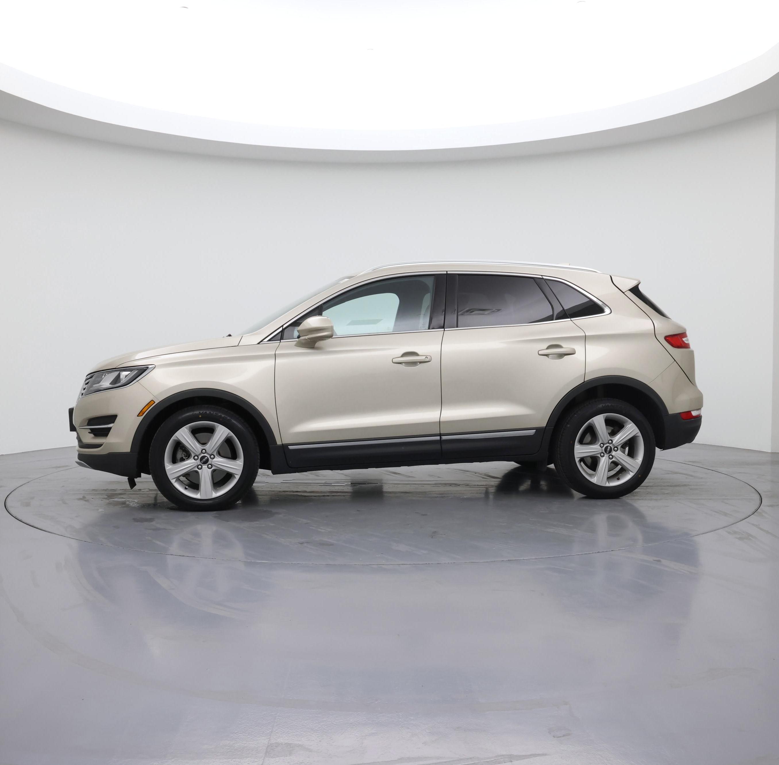 Thumbnail: 2017 Lincoln MKC - 3